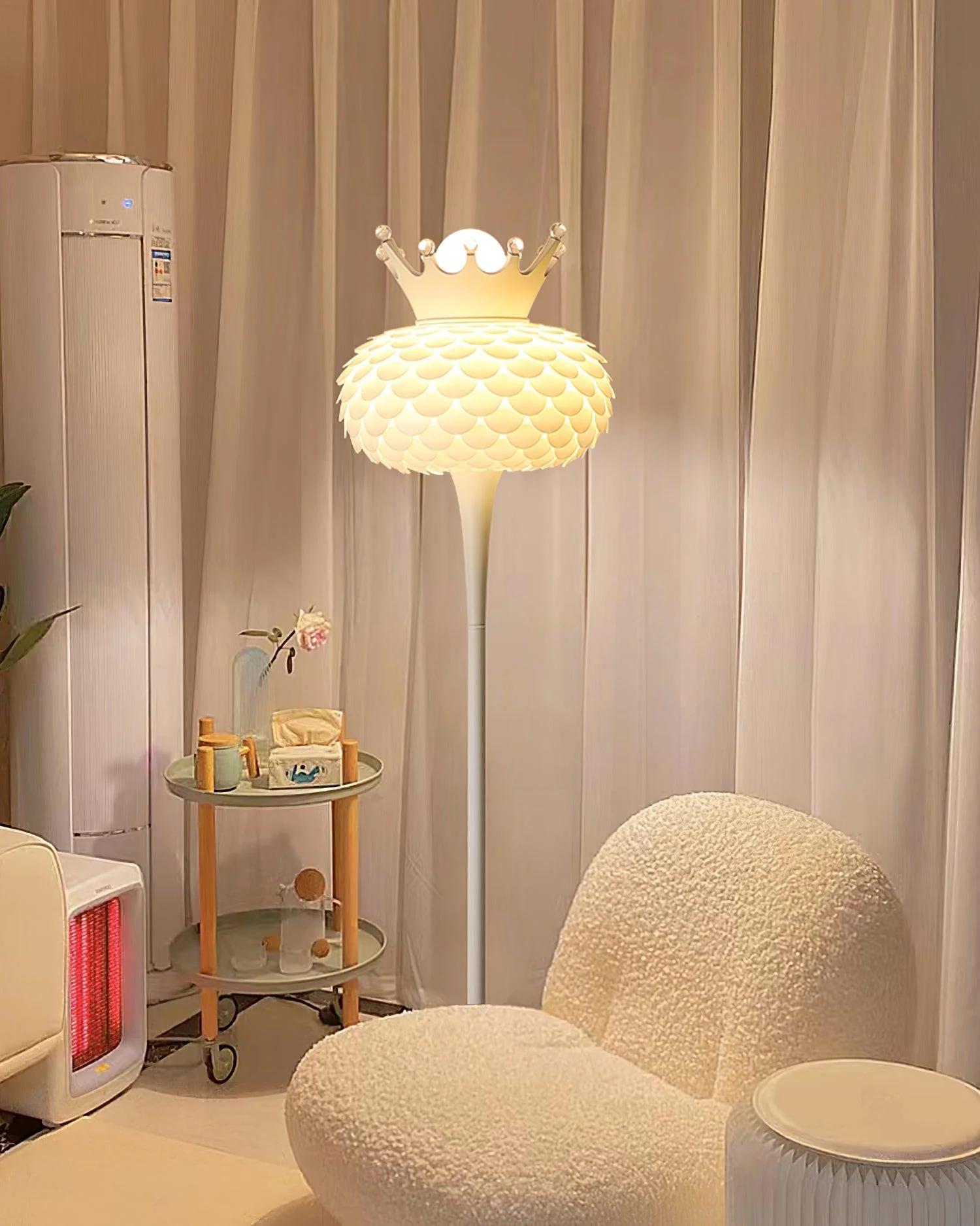 Aluvia Crown Floor Lamp - ∅ 14.9″ x H 61.4″/ Dia 38cm x H 156cm / White / UK plug