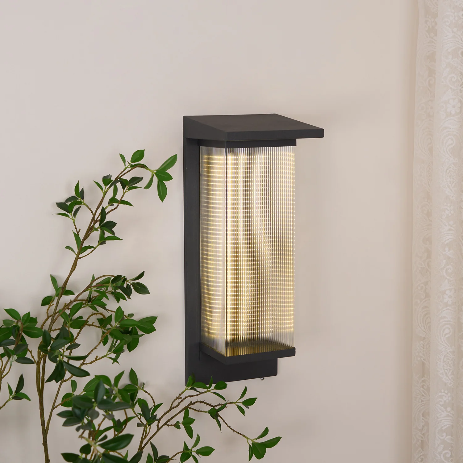 Oleron Box Outdoor Solar Wall Lamp - Set of 2 / Black / Warm Light