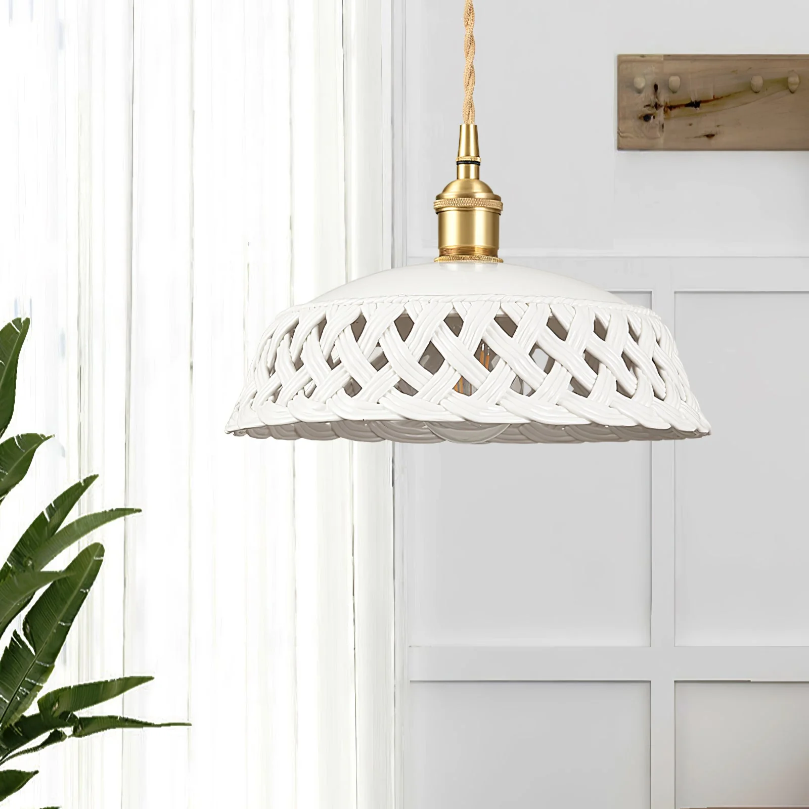Подвесной светильник Openwork Ceramic Pendant Swag - 2 подвеса ∅15см x 10см, латунь, белый