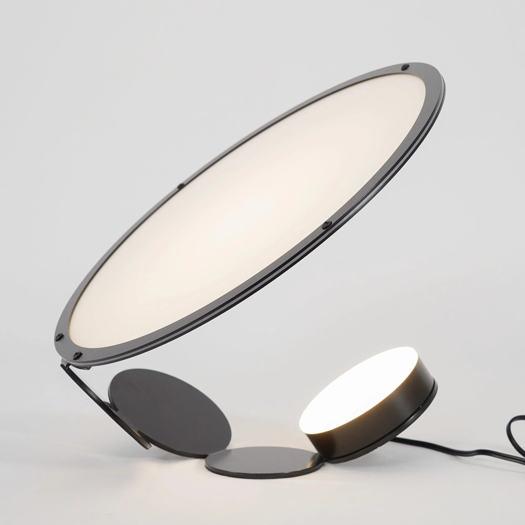 Cut Table Lamp - ∅ 19.7″ x H 11.8″ / Dia 50cm x H 30cm / Cool Light / AU plug