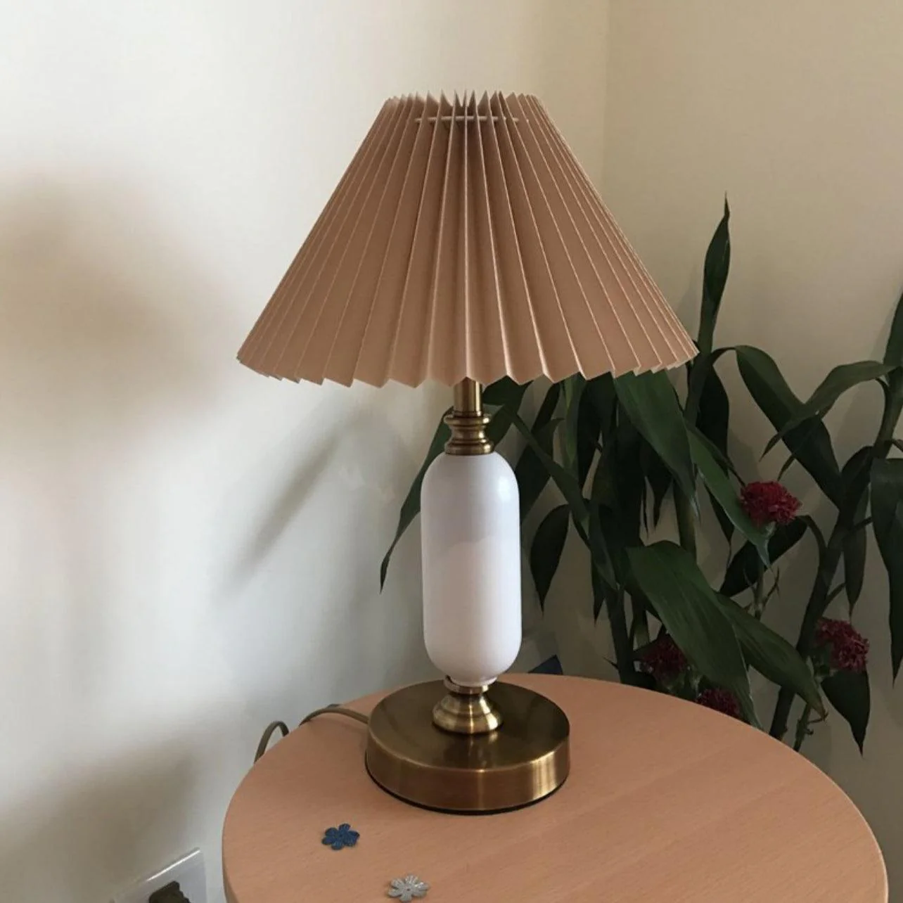 Classic Antique Table Lamp - ∅ 9.4″ x H 17.7″ / Dia 24cm x H 45cm / Model B / UK plug