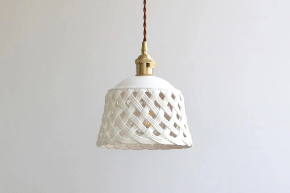Подвесной светильник Openwork Ceramic Pendant Swag - 2 подвеса ∅15см x 10см, латунь, белый