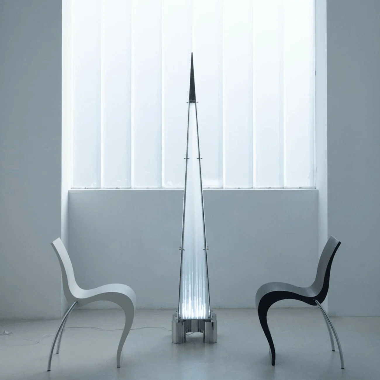 Fragment Floor Lamp - ∅ 12.5″ x H 79.5″/Dia 32cm x H 202cm / Chrome / US plug