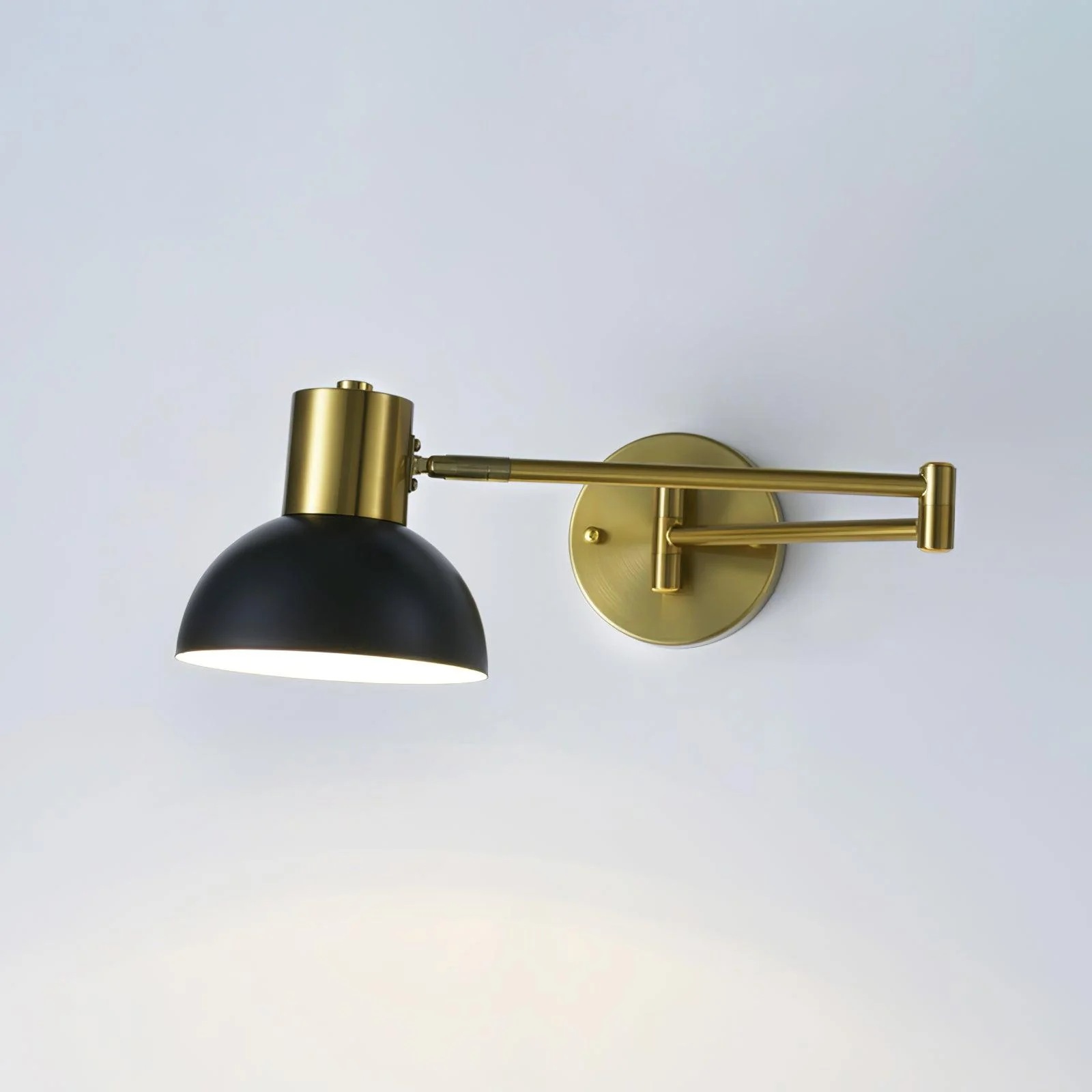Настенный светильник Adjustable Arm Plug In - модель A, 42см x 41см, золотой