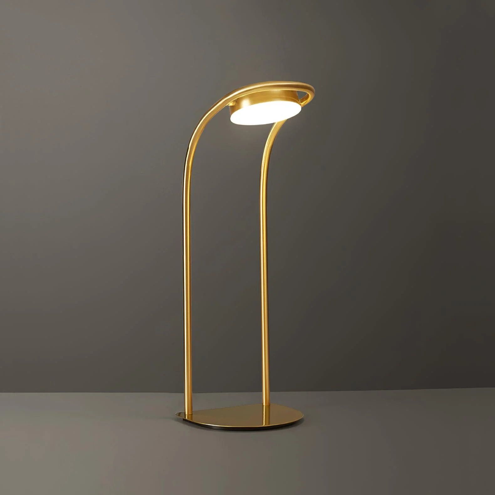 C Ball Table Lamp - D 5.9″ x H 17.7″ / D 15cm x H 45cm / Brass / UK plug