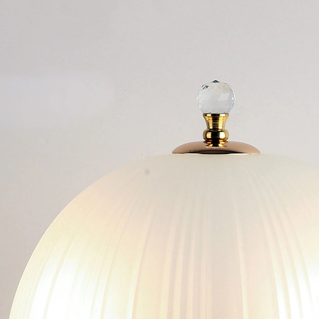 Domed Glass Table Light - ∅ 9.8″ x H 15.7″ / Dia 25cm x H 40cm / Black & Gold & Frosted white / UK plug