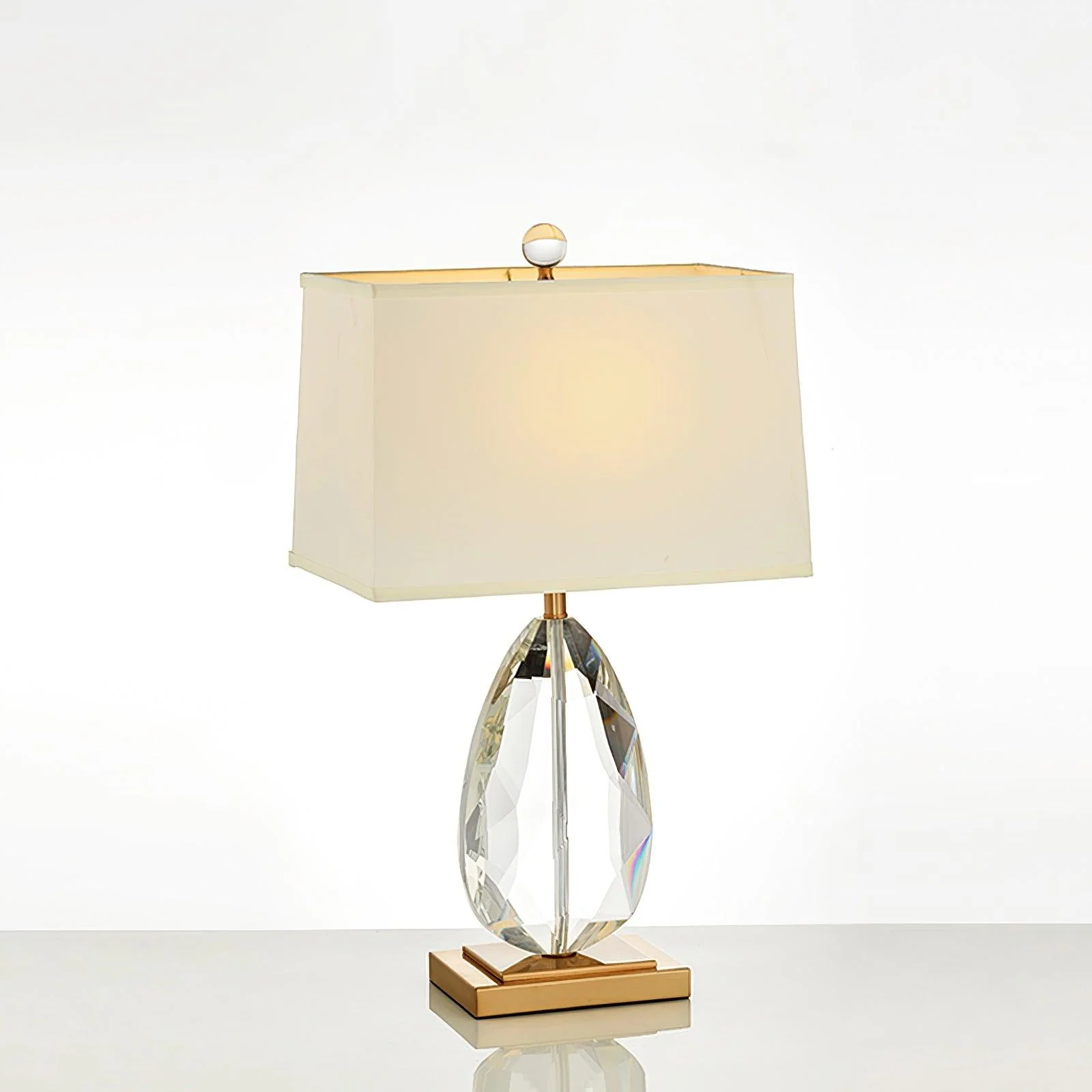 Regal Table Lamp - ∅ 14.1″ x H 22″ / Dia 36cm x H 56cm / Gold / US plug