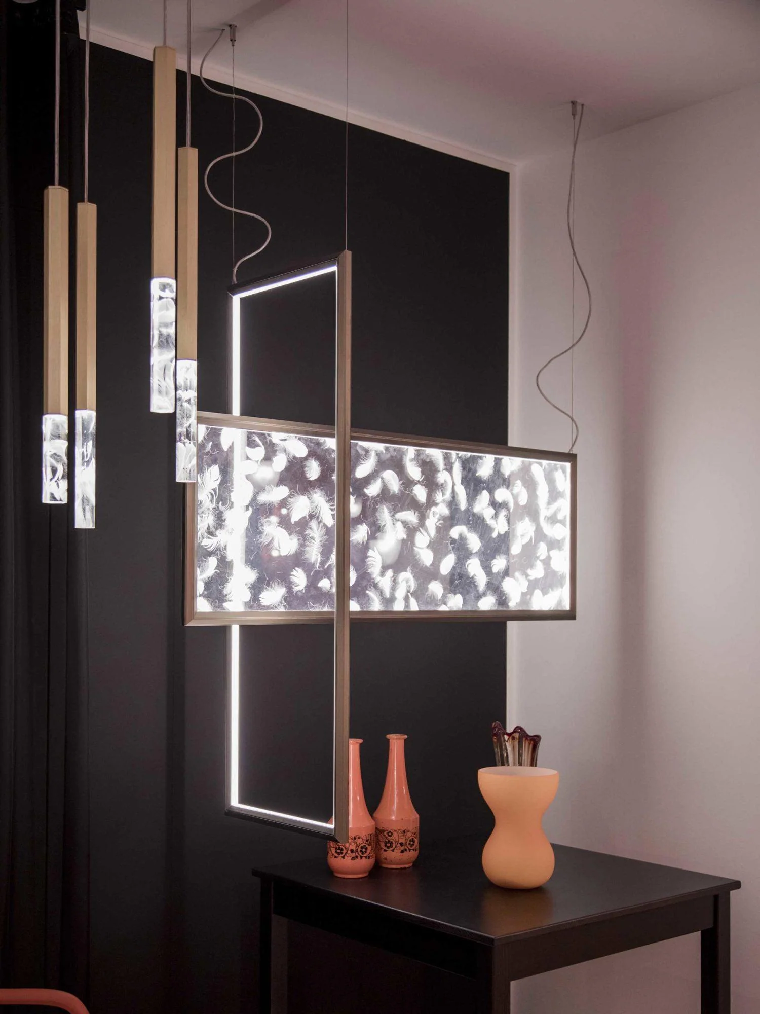 Подвесной светильник Shine Vertical Plumage Suspension - 5 плафонов ∅30см x 200см, черный, теплый свет