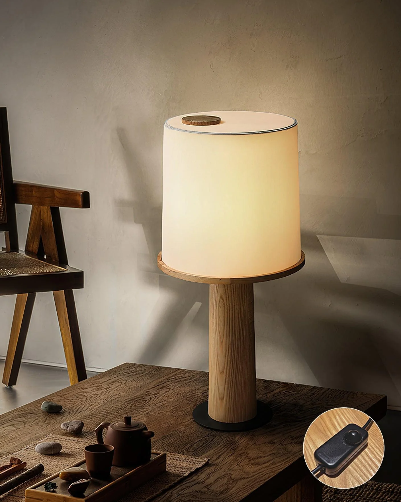 Настольный светильник Light And Shadow Bottle - ∅27см x 64см, дерево