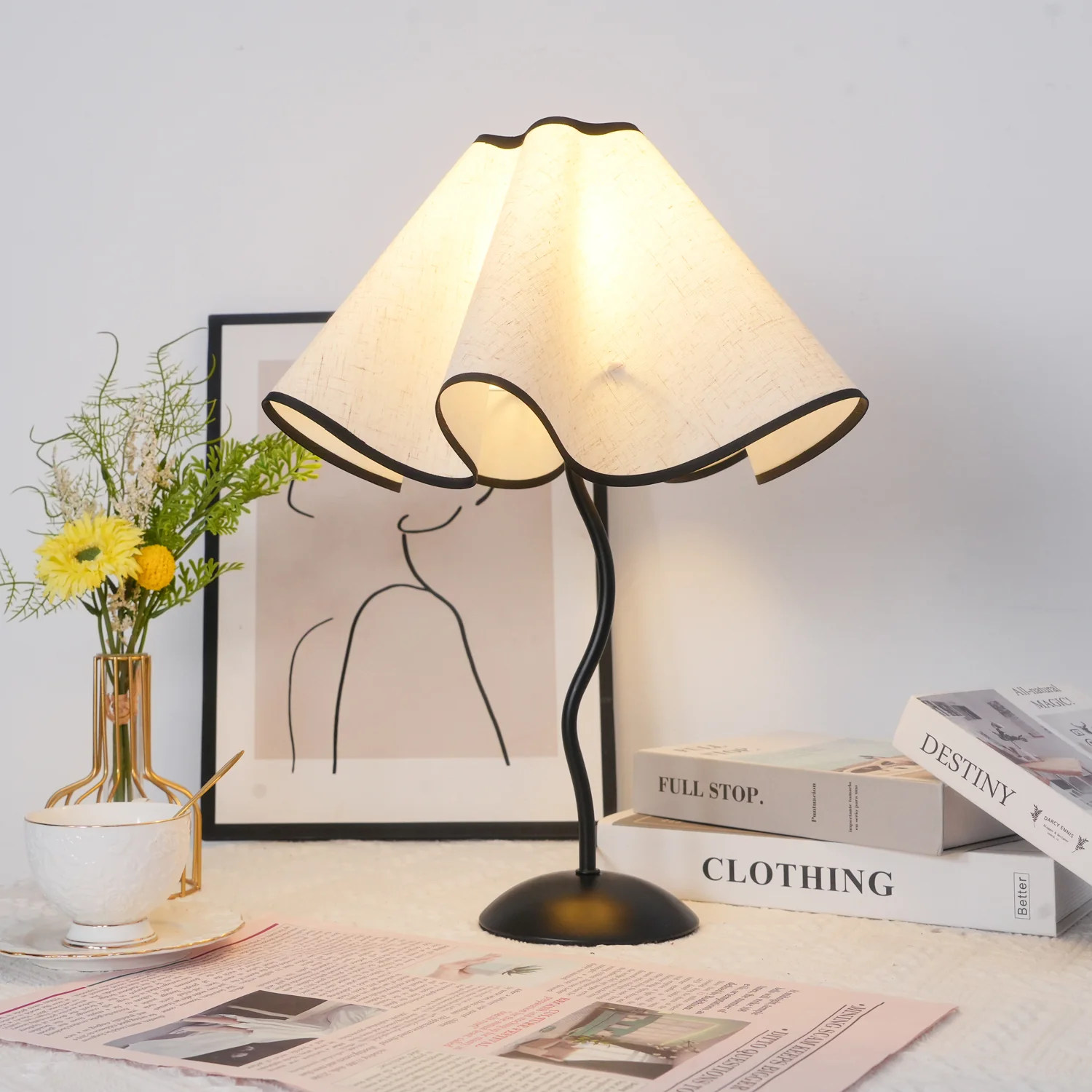 Cora Table Lamp - ∅ 14.1″ x H 18.5″ / Dia 36cm x H 47cm / Black+White Linen / UK plug