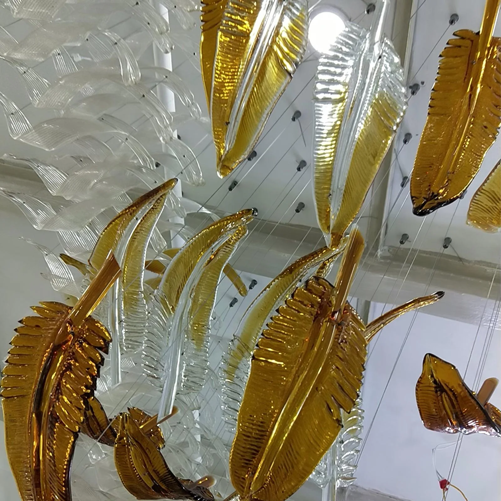 Люстра Glass Feathers Flying - ∅80см x 200см, хром, прозрачно-золотое стекло