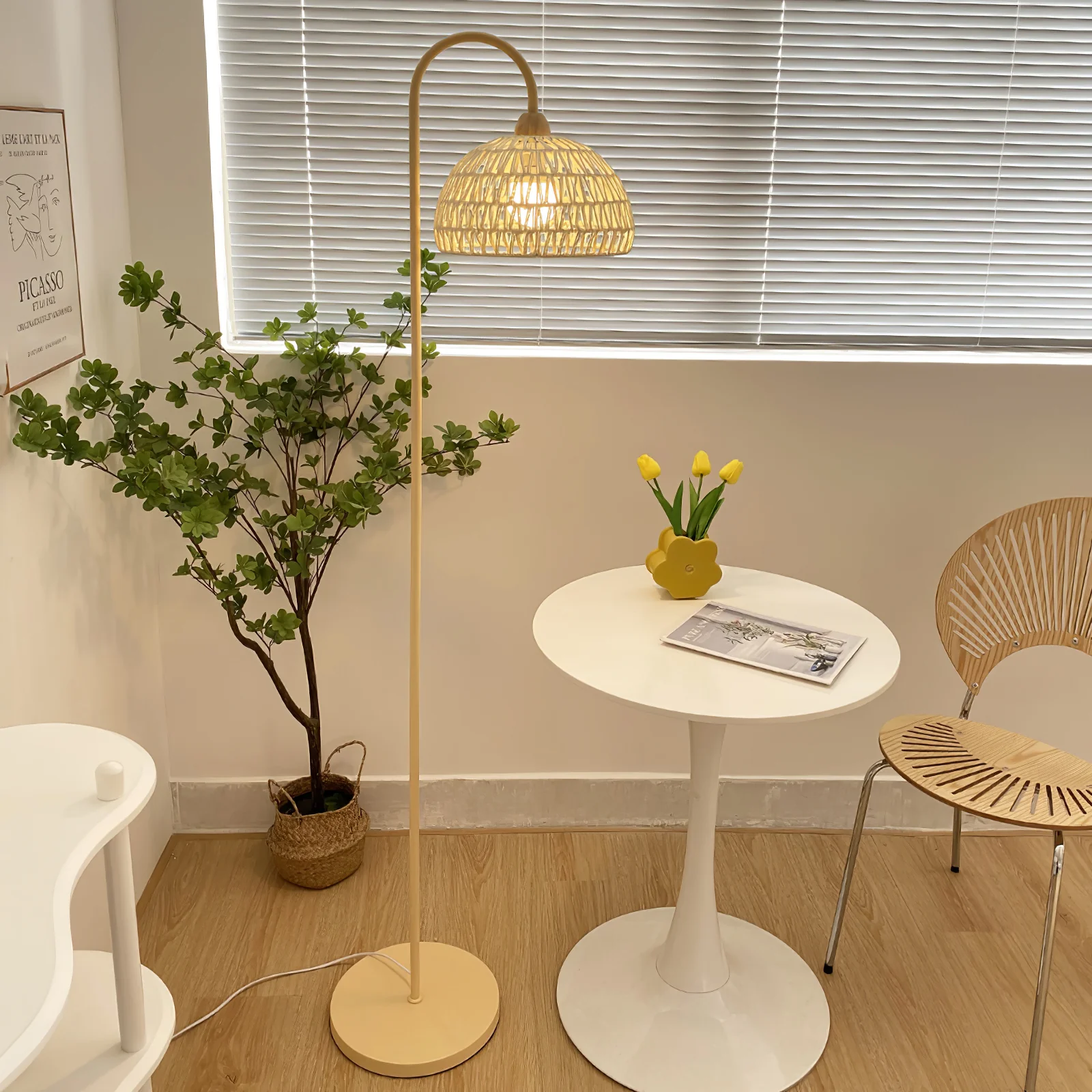 Торшер Rattan Arch - ∅ 30см x 155см, бежевый