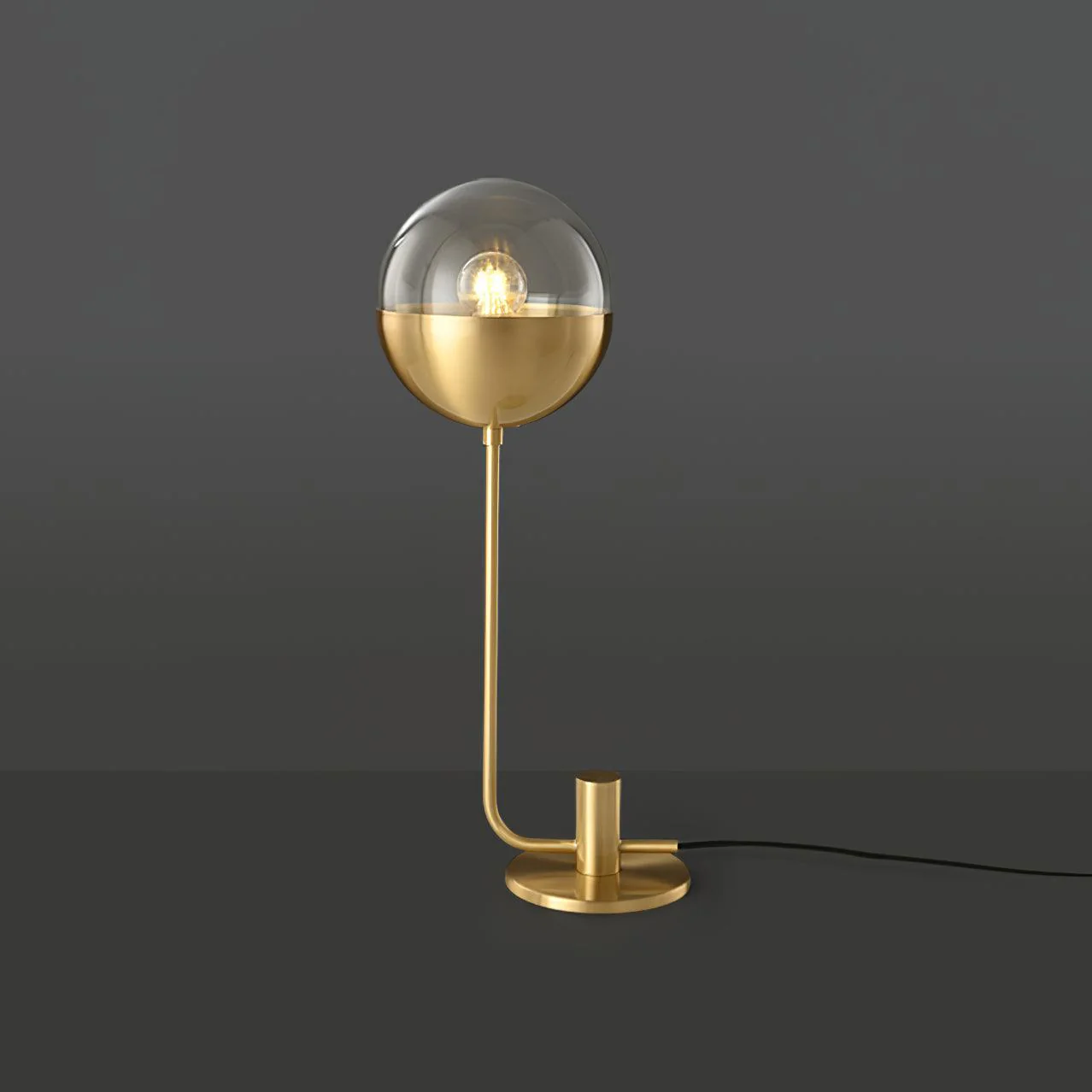 Brass Globular Table Lamp - ∅ 8.3″ x H 17.7″/ Dia 21cm x H 45cm / Black / US plug