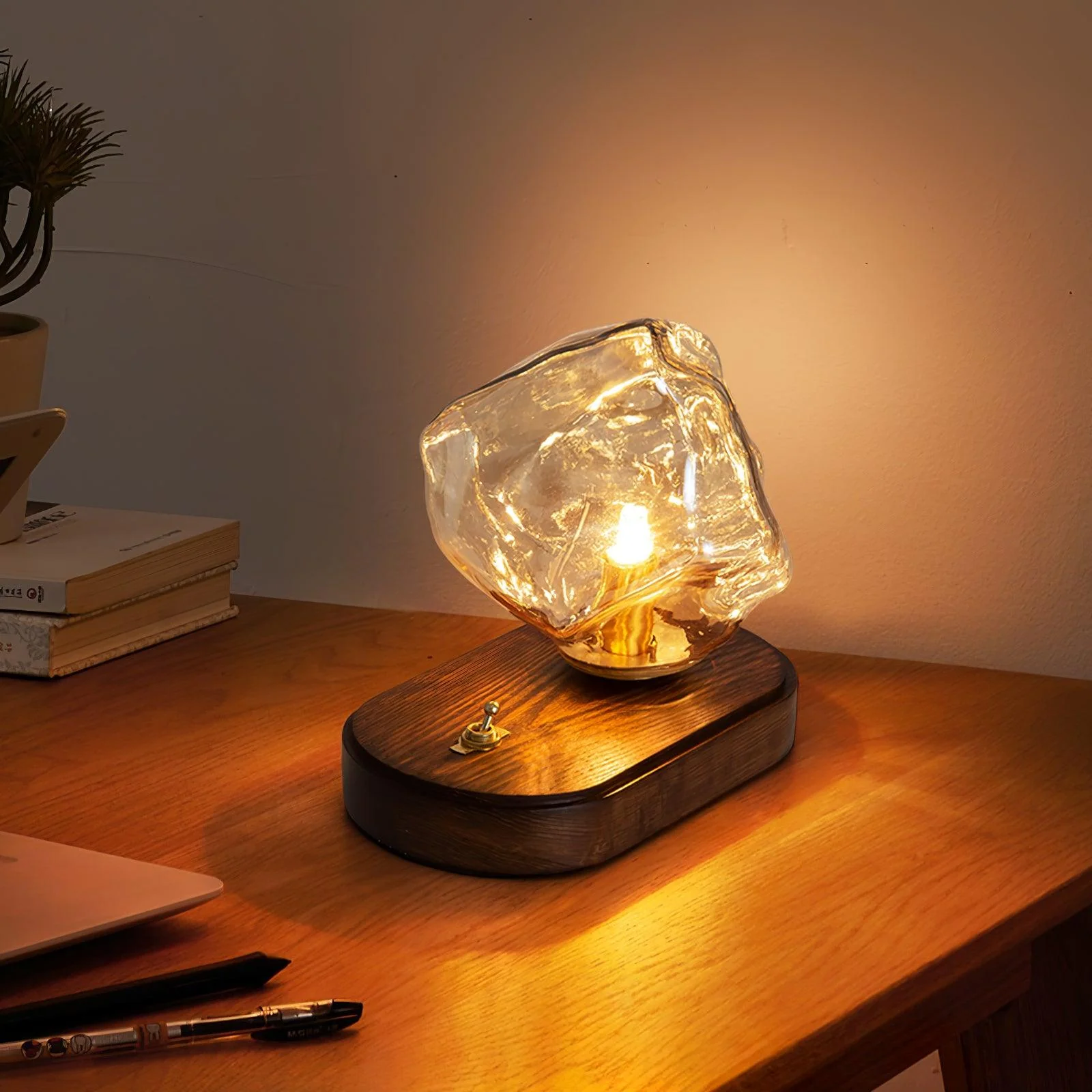 Настольный светильник Ice Stone Glass - 20см x 12см x 15см, янтарь, дерево