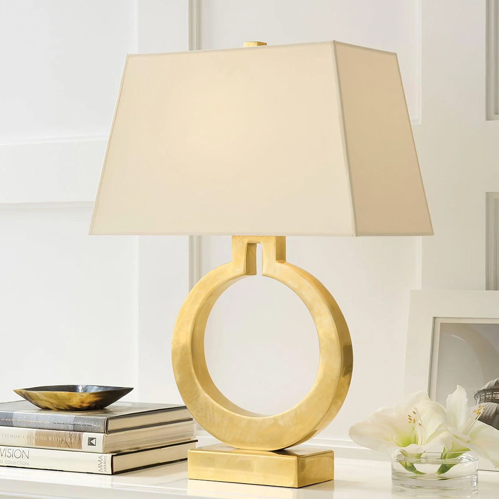 Keyhole Ring Table Lamp - ∅ 14.1″ x H 24.4″ / Dia 36cm x H 62cm / Gold / UK plug