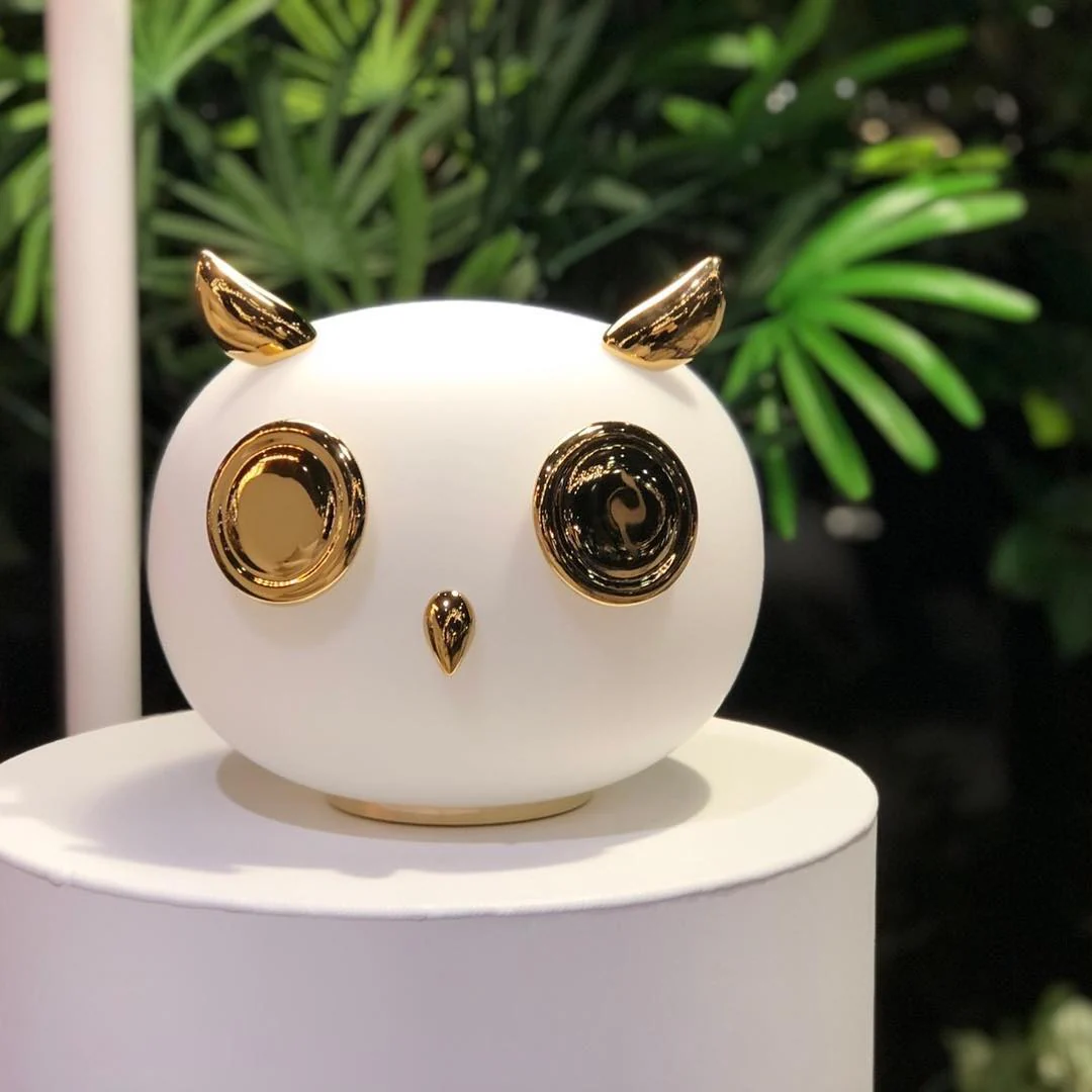 Pet Desk Light - Rabbit: ∅ 8.3″ x H 10.6″ / Dia 21cm x H 27cm / Gold+White / UK plug