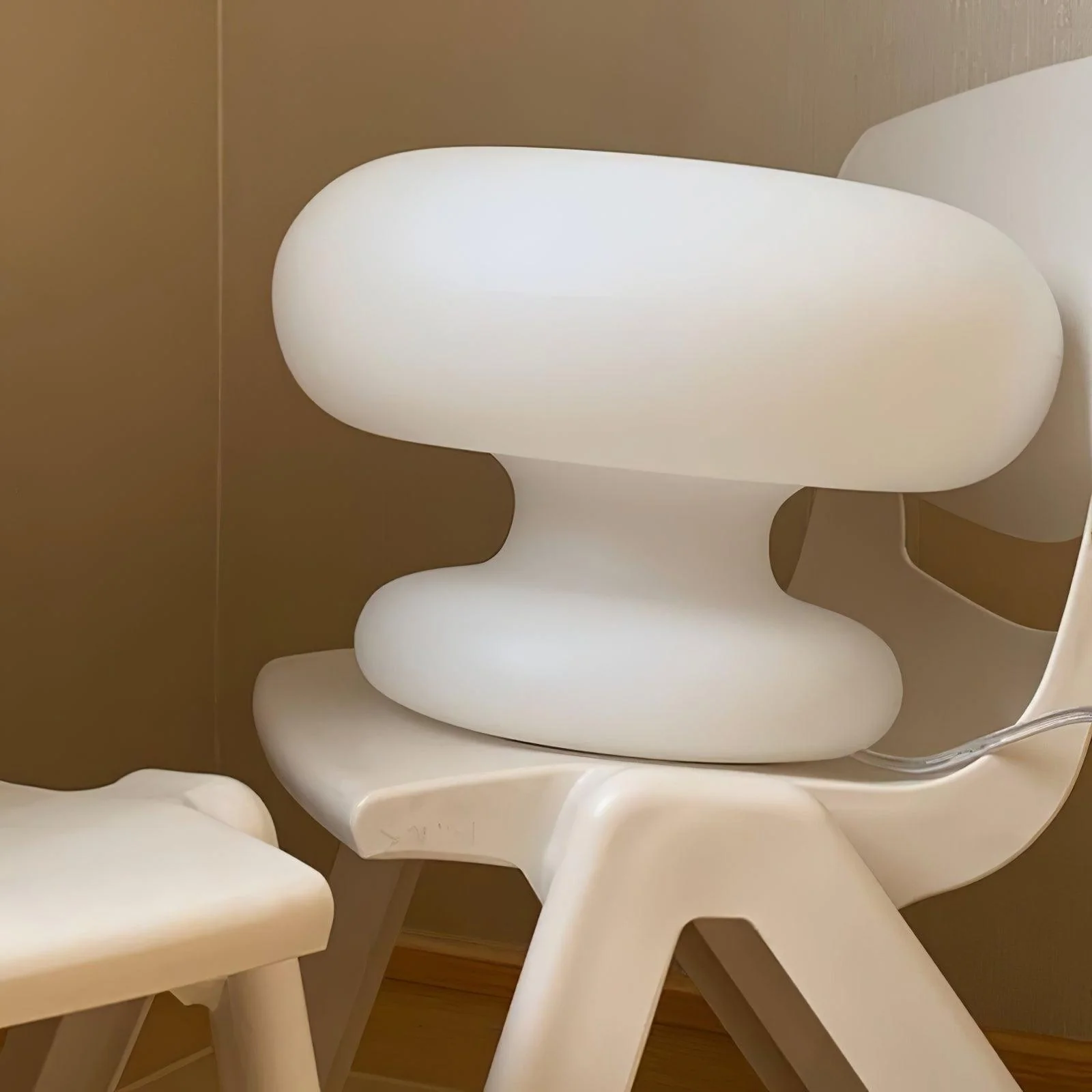 Donut Table Lamp - ∅ 11″ x H 7.9″/ Dia 28cm x H 20cm / White / UK plug