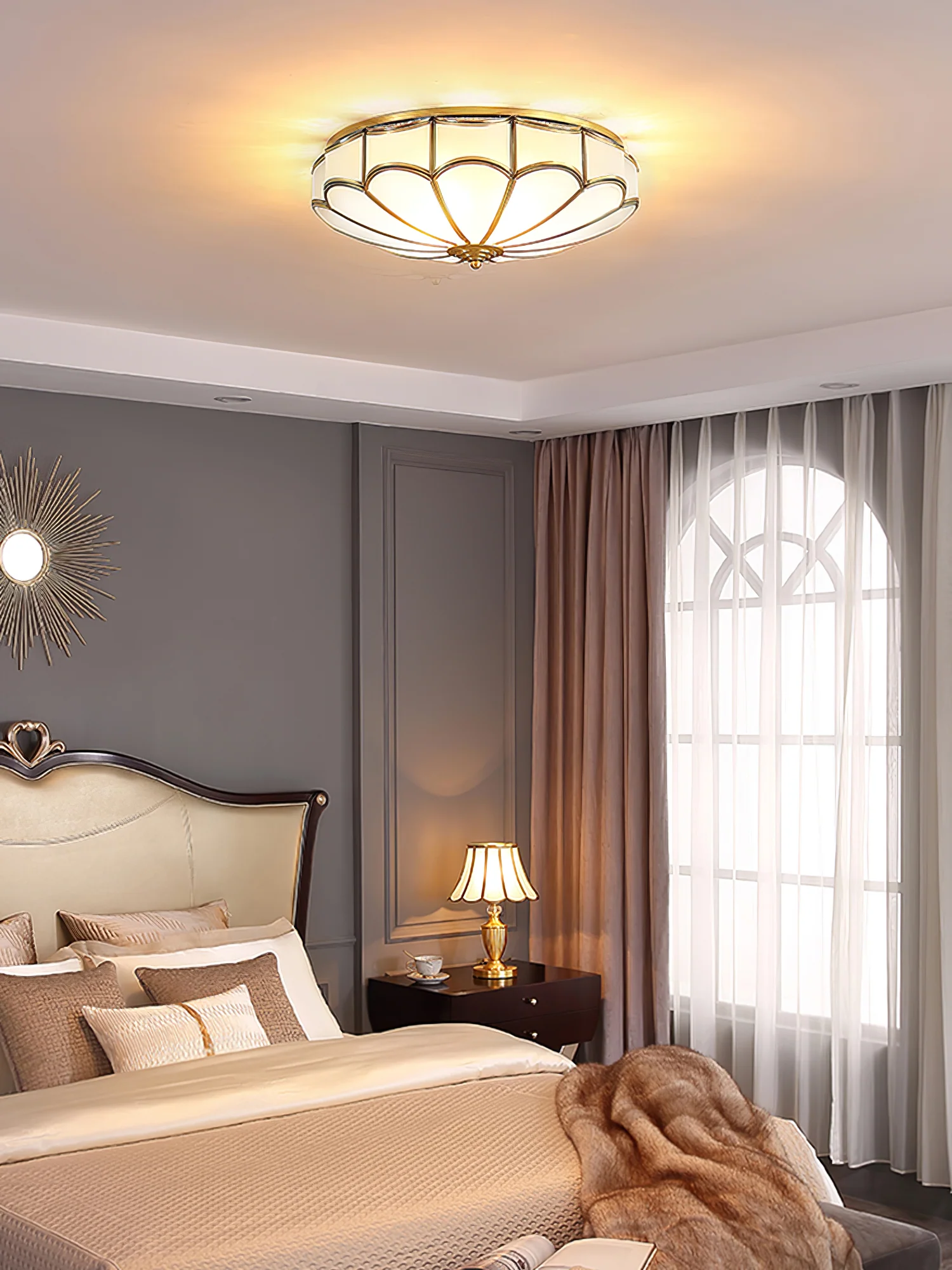 Потолочный светильник Scalloped Flush - ∅80см x 27см, латунь