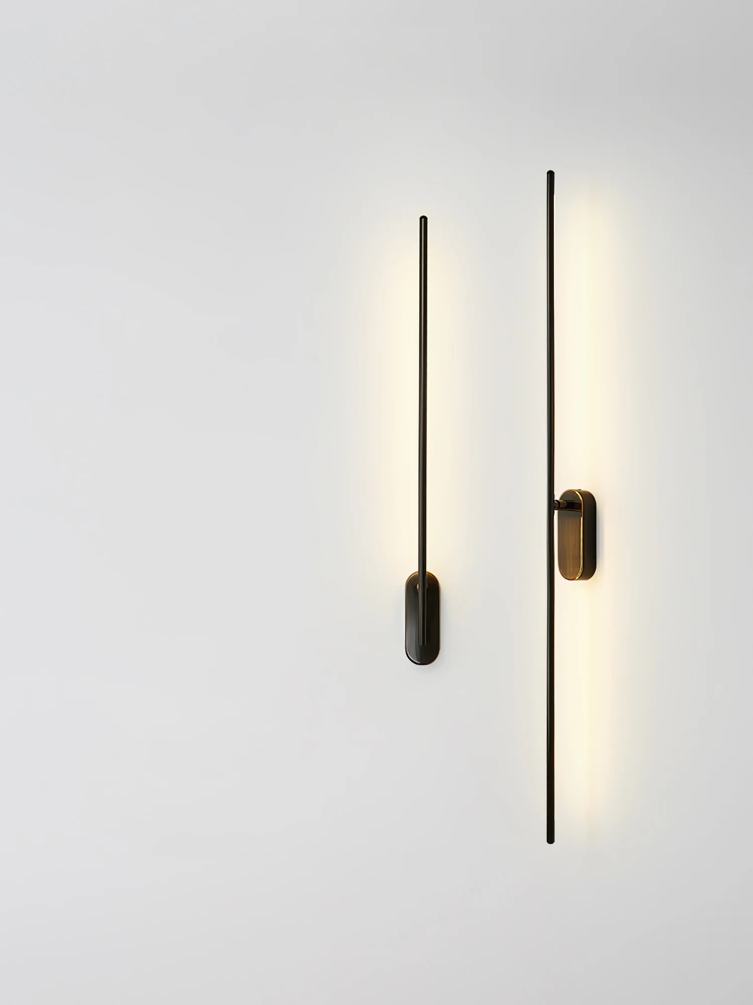 Настенный светильник Stick Shaped Metal - 5см x 8см x 95см, оксидированный черный, теплый свет, диммер