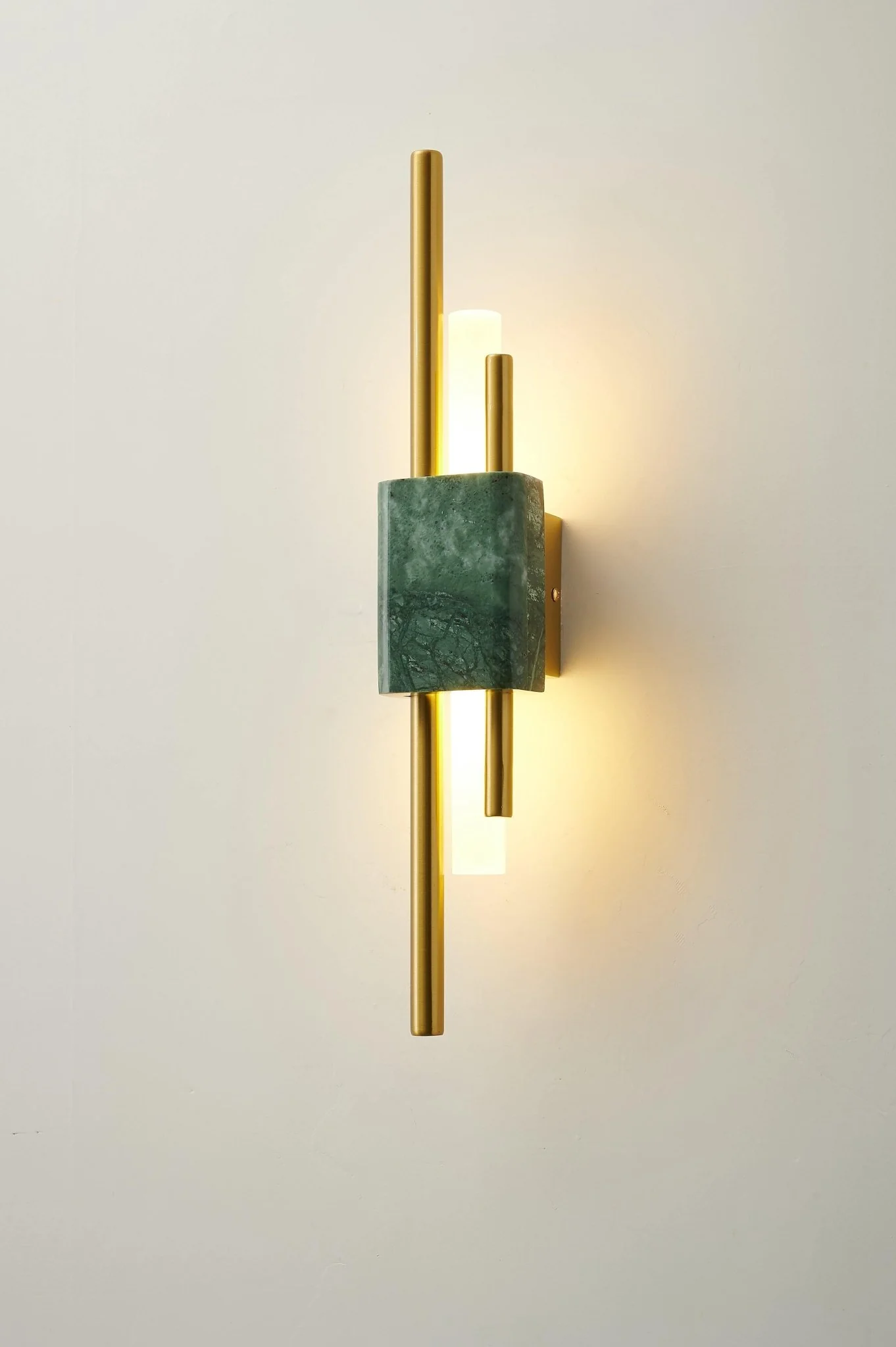 Tanto Wall Light - ∅ 3.9″ x H 23.6″ Set of 2 / White Marble & Gold / Cool Light