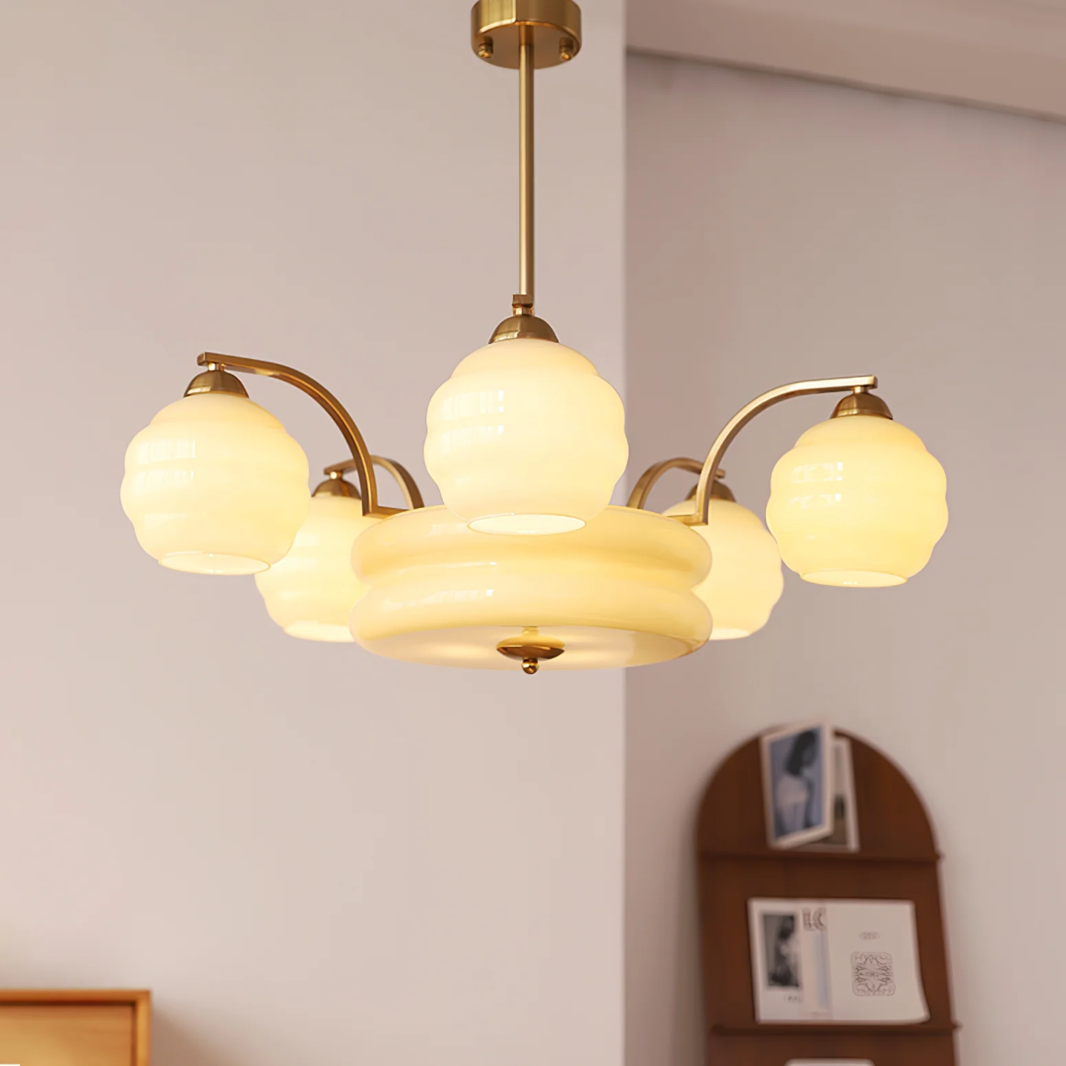 Люстра Art Deco Vintage - 3+1 плафона ∅62см x 28см, золотой, белый