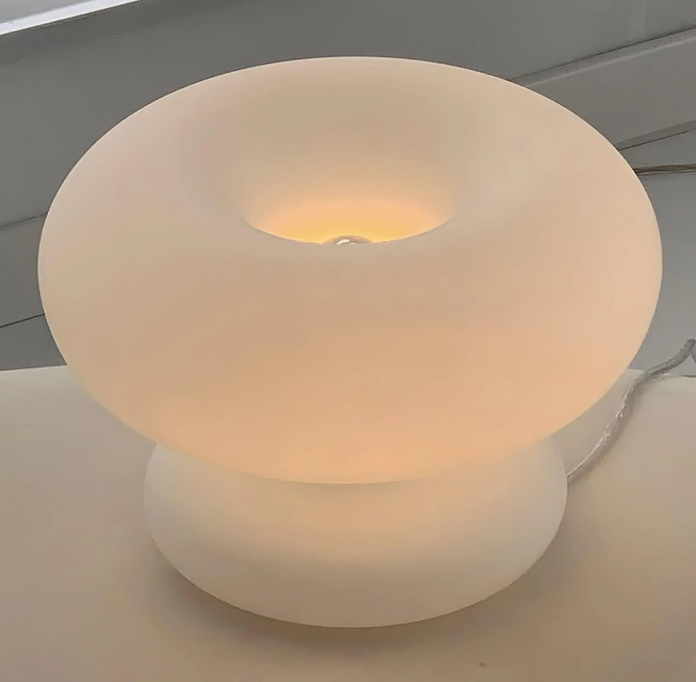 Donut Table Lamp - ∅ 11″ x H 7.9″/ Dia 28cm x H 20cm / White / UK plug