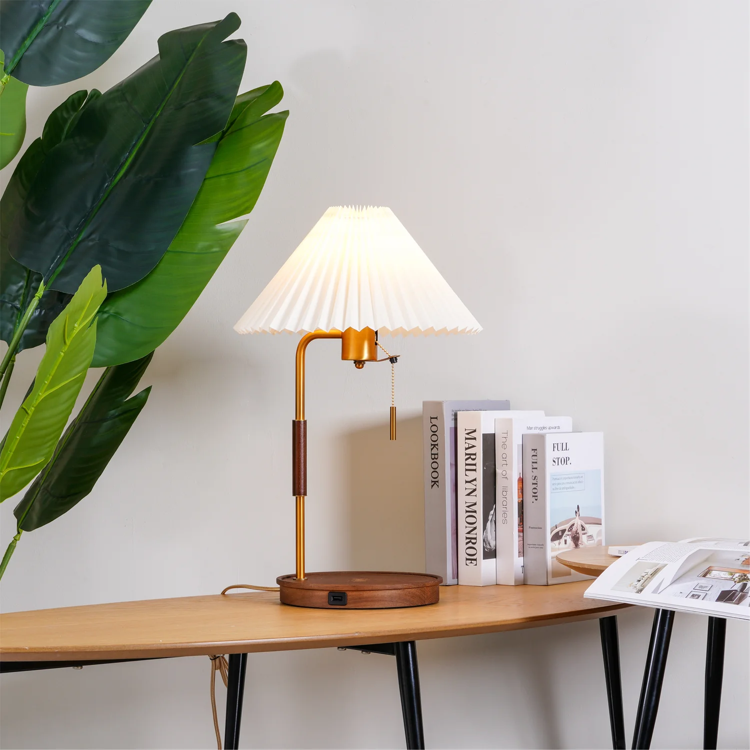 Настольный светильник Wooden Retro - ∅31см x 52см, орех, серый, версия с беспроводной зарядкой