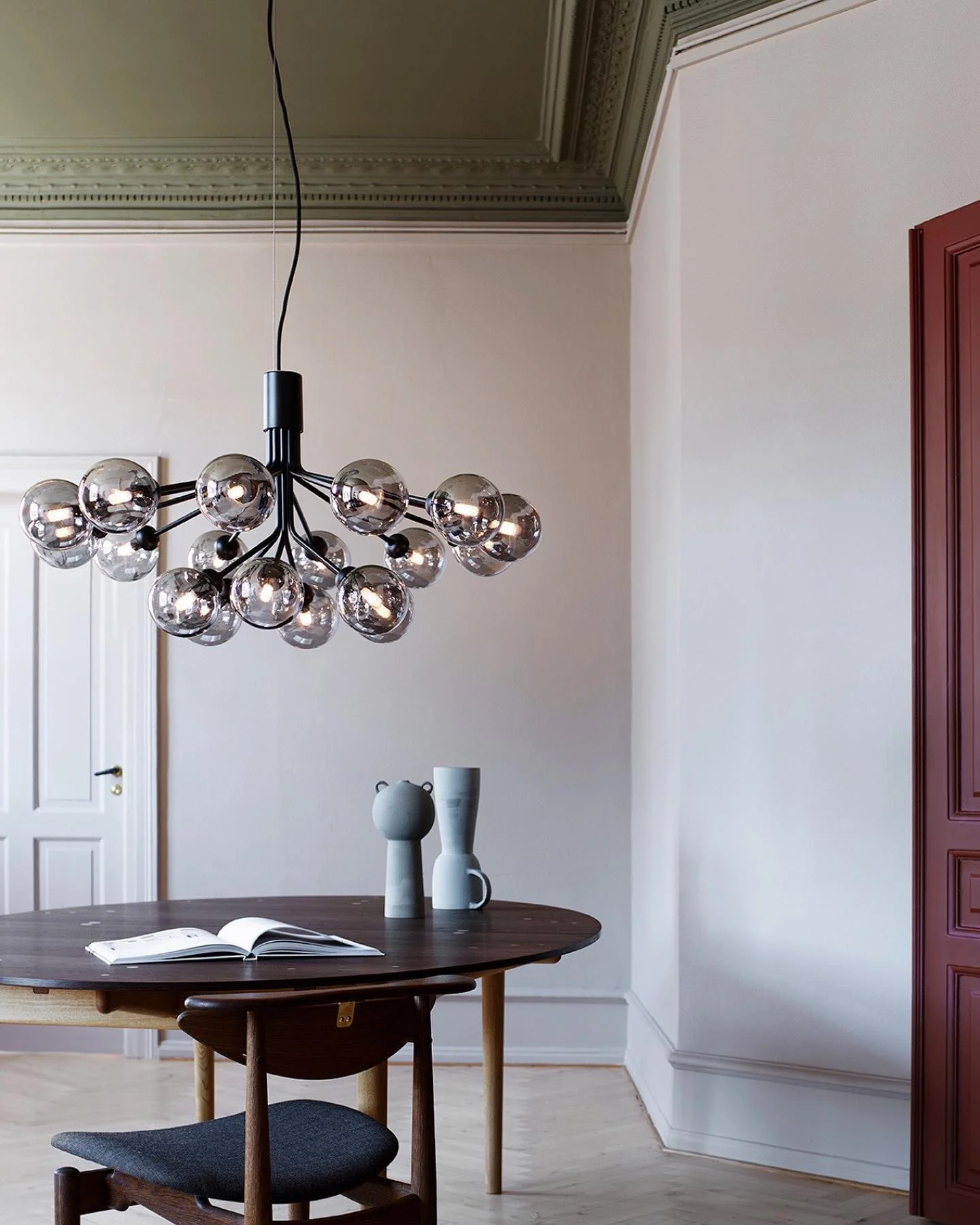 Люстра Glass Sphere Cluster - 9 подвесов ∅70см x 40см, черный, белый