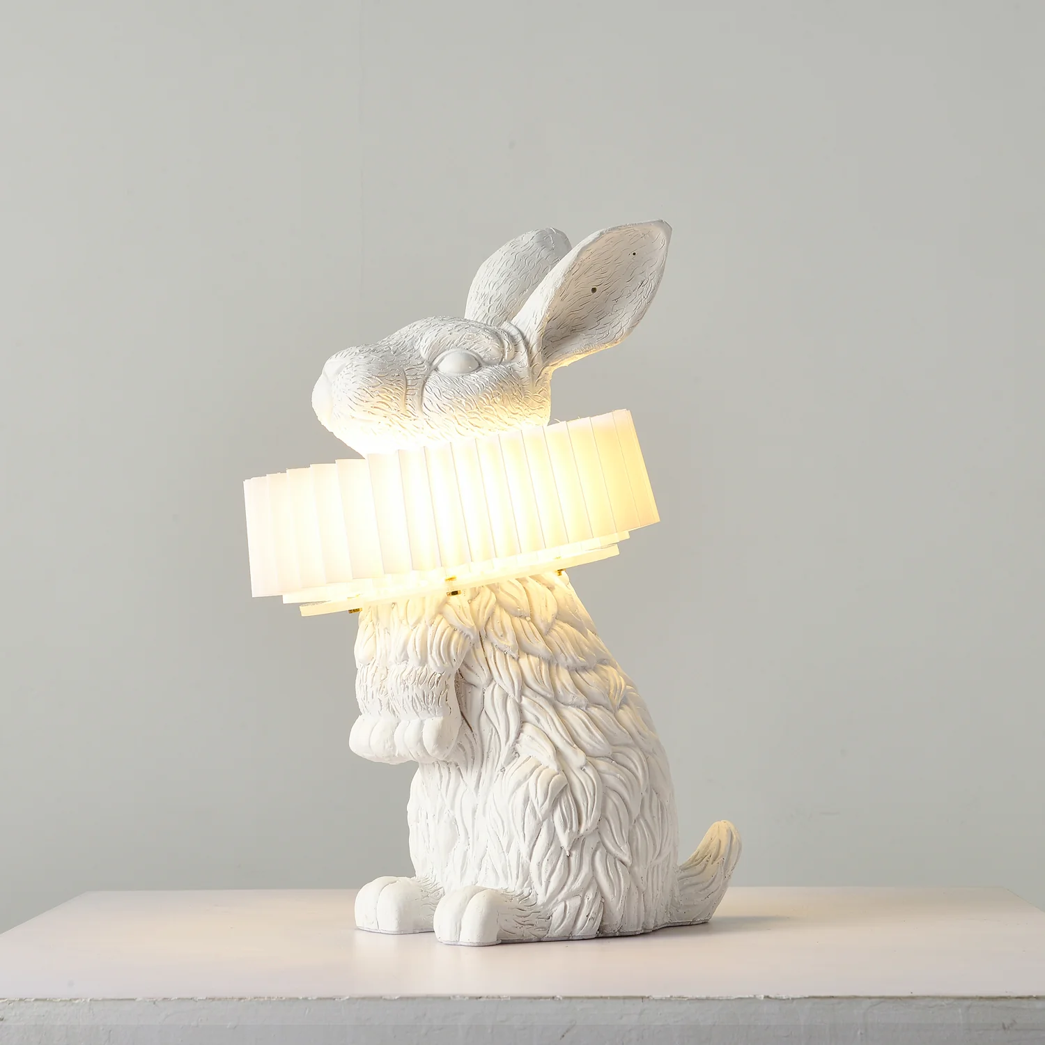 Rabbit X Table Lamp - Sit: ∅ 11.8″ x H 12.6″ / Cool Light / UK plug