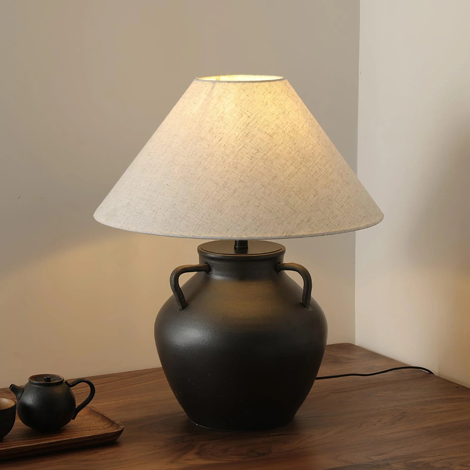 Old Wine Pot Table Lamp - ∅ 15.7″ x H 18.1″ / Dia 40cm x H 46cm / Black / US plug