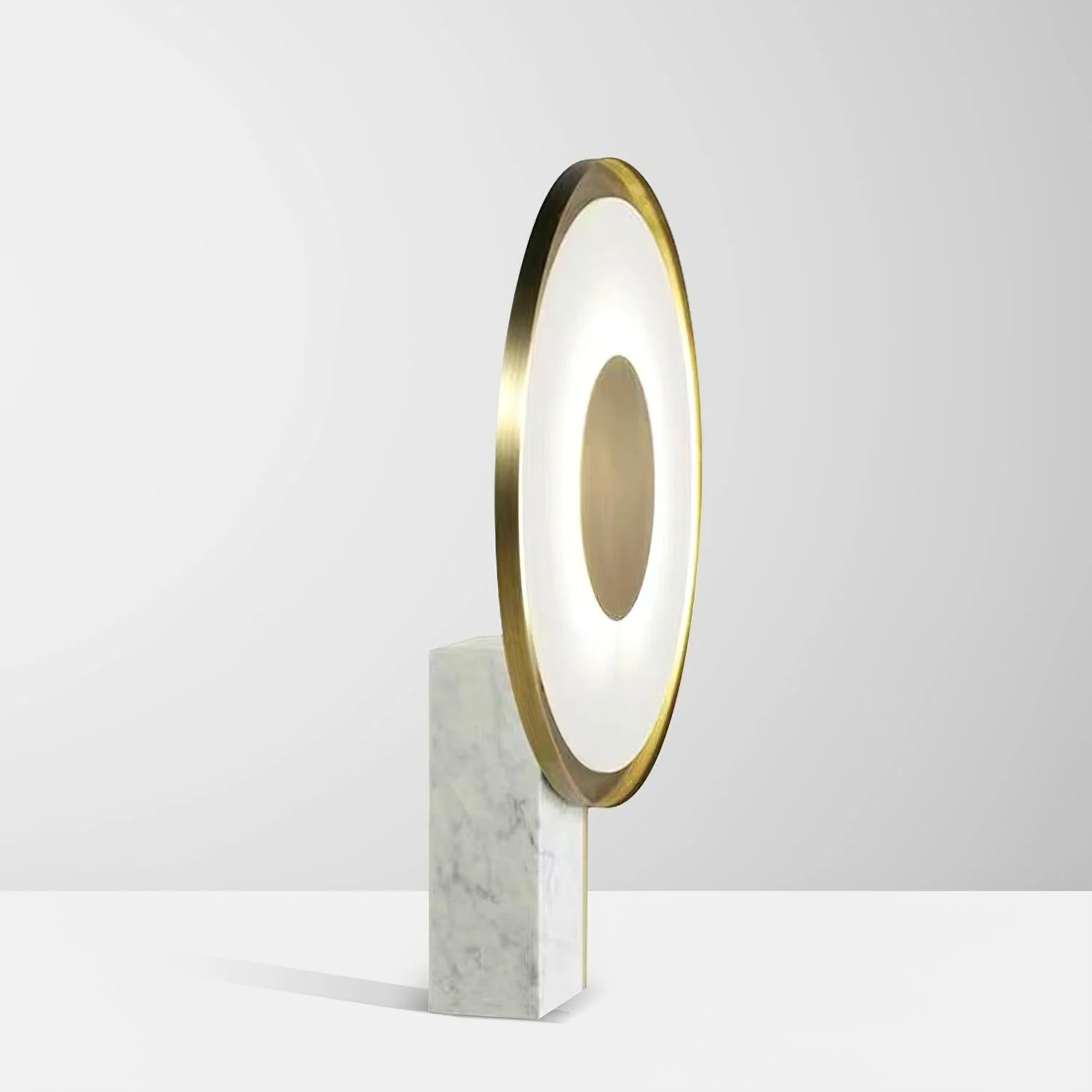 Roche Bobois Table Lamp - ∅ 13″ x H 17.3″ / Dia 33cm x H 44cm / White+Gold / UK plug