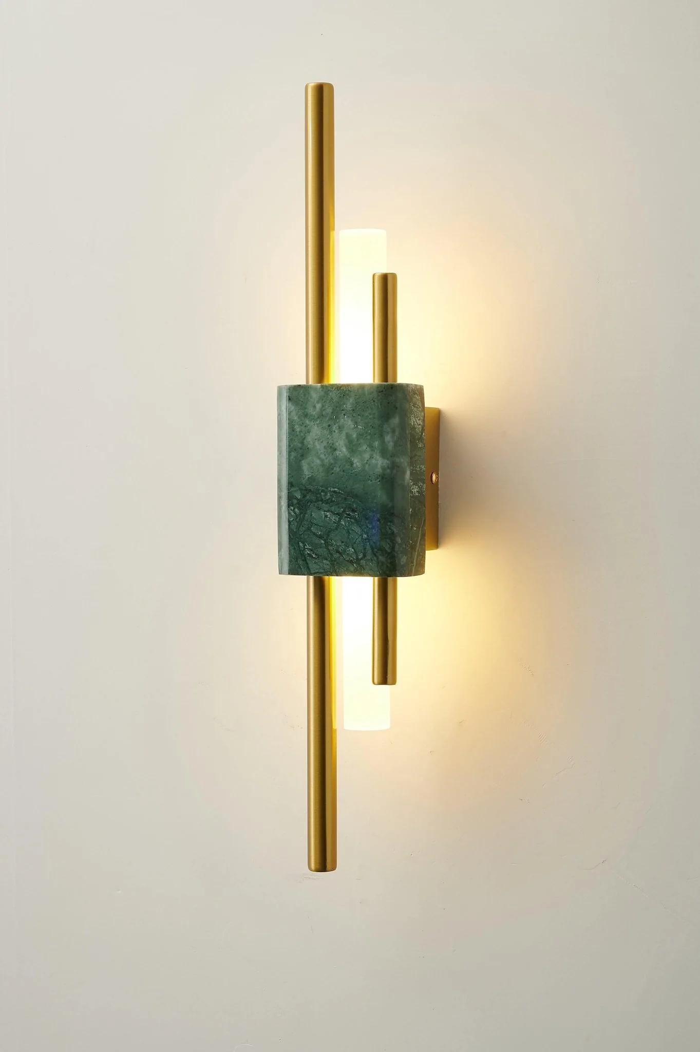 Tanto Wall Light - ∅ 3.9″ x H 23.6″ Set of 2 / White Marble & Gold / Cool Light