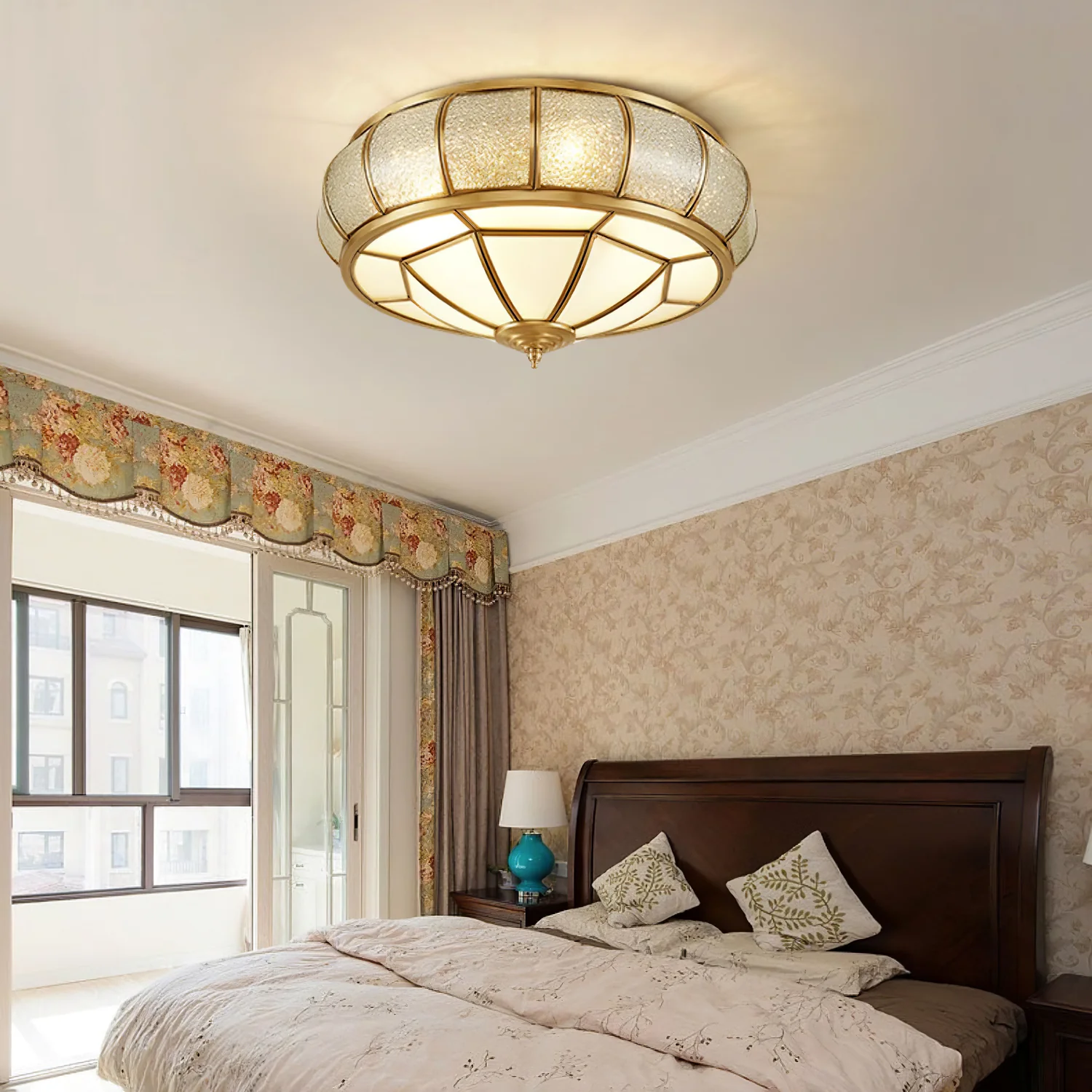 Потолочный светильник Round Textured Glass - ∅60см х 23см, латунь