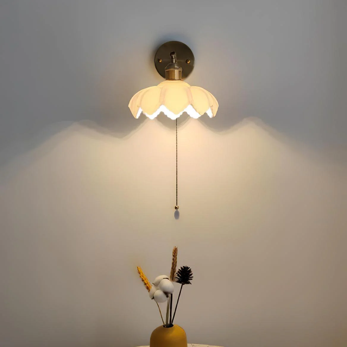 Настенный светильник Lotus Rotatable - ∅18см x 15см, золотой, белый