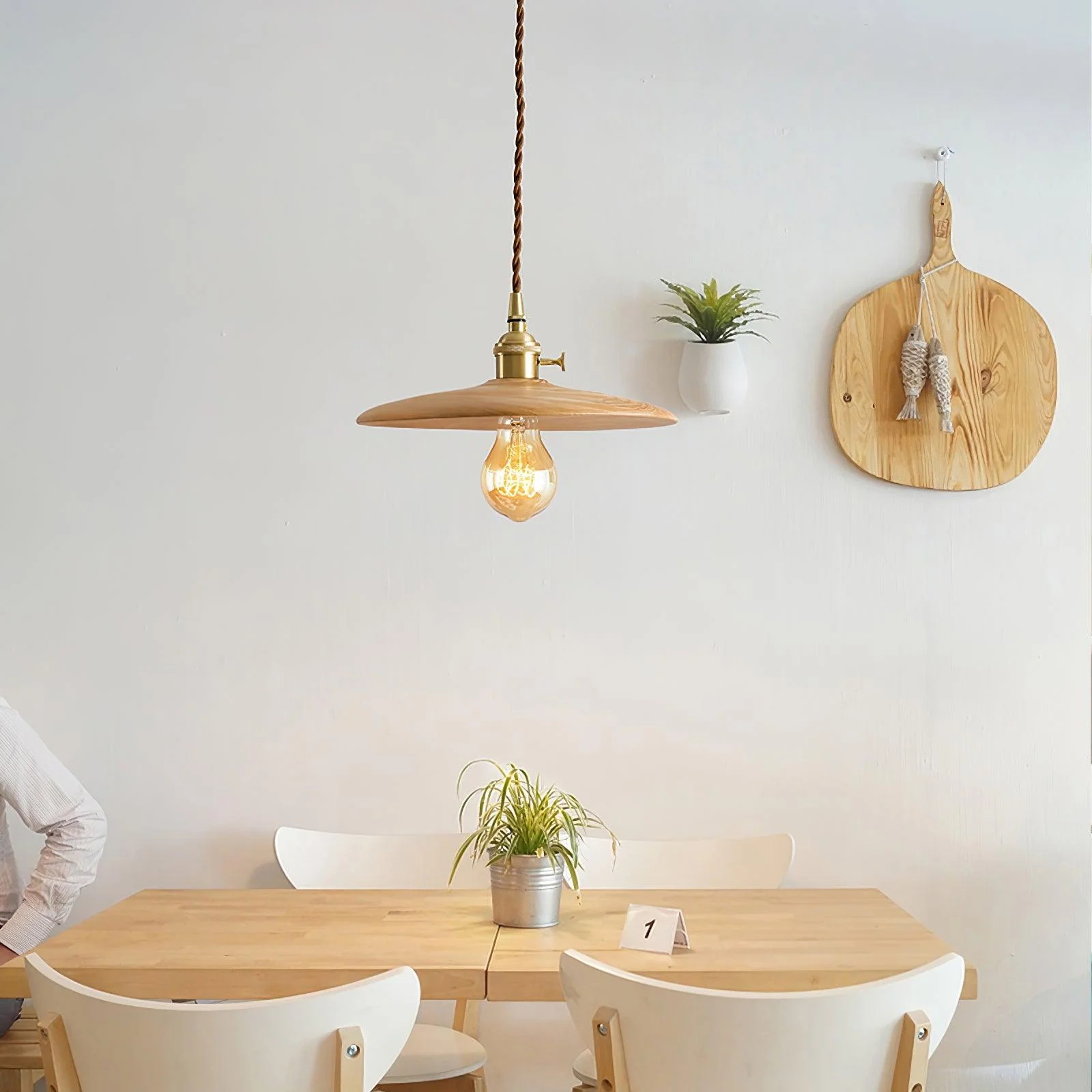 Подвесной светильник Walnut Conical - ∅45см, латунь, орех
