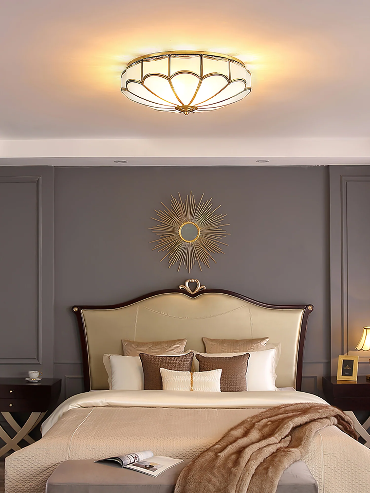 Потолочный светильник Scalloped Flush - ∅80см x 27см, латунь