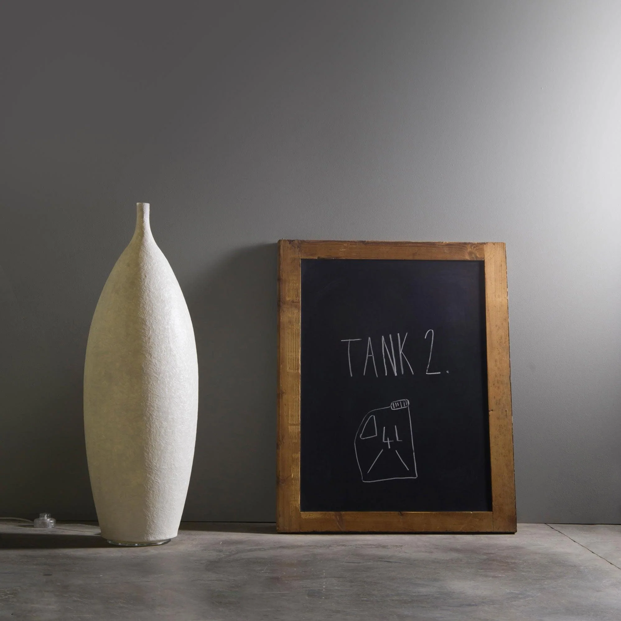 Tank 1 Floor Lamp - ∅ 11.4″ x H 36.2″ / Dia 29cm x H 92cm / Green / US plug