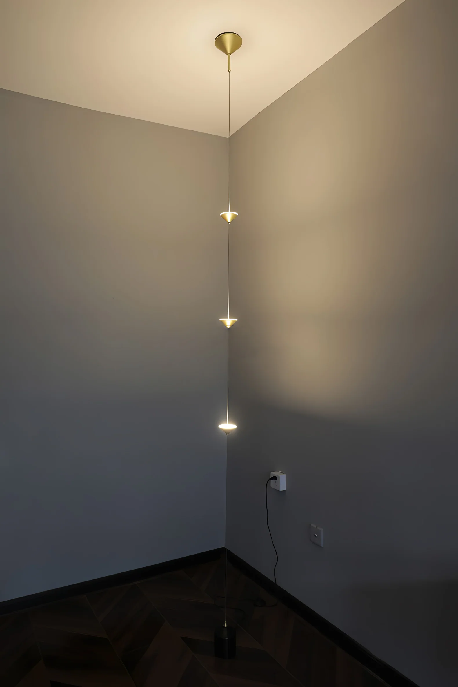 Soreluna Floor Lamp - ∅ 3.9″ x H 126″ / Dia 10cm x H 320cm / Gold & Black / US plug