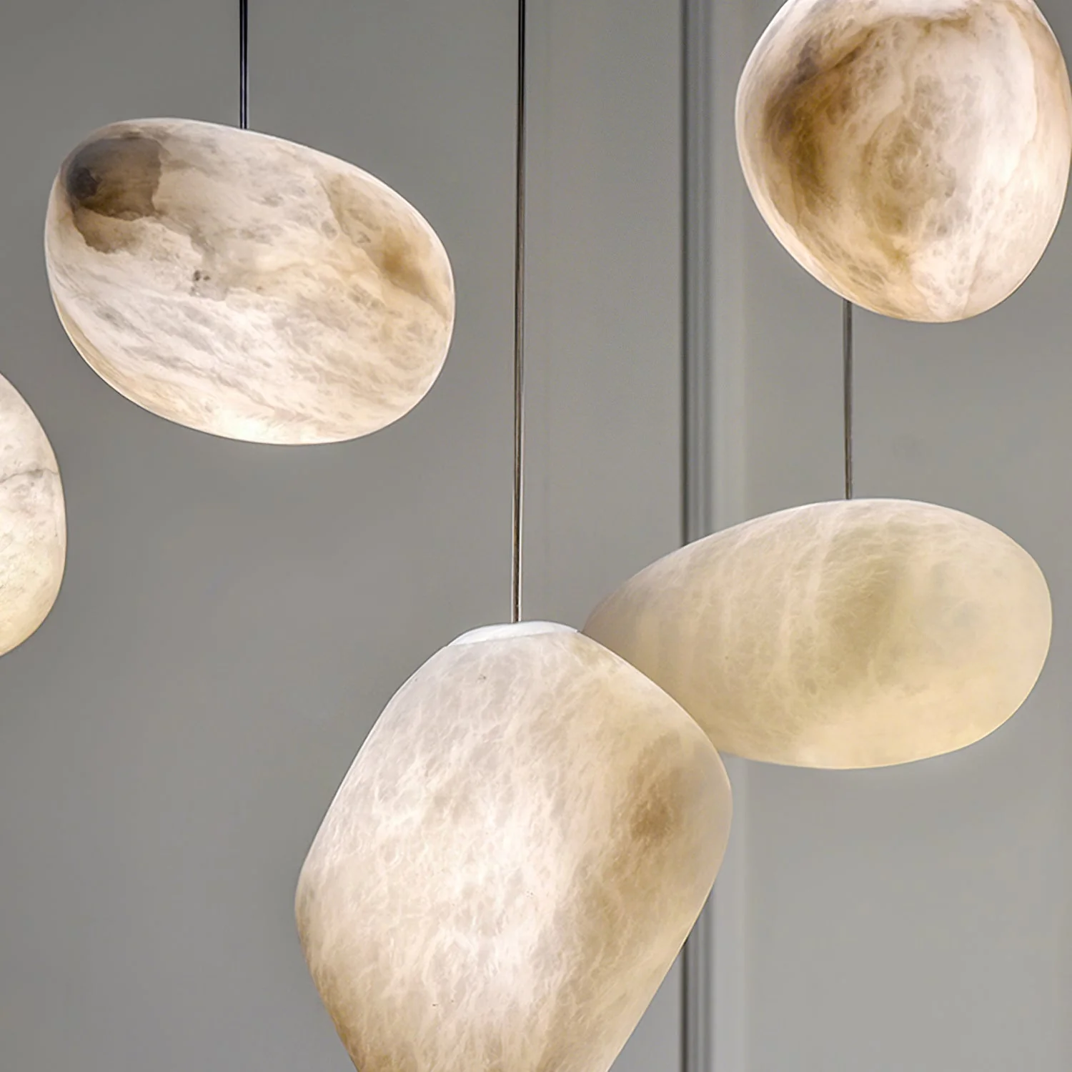 Подвесной светильник Pebbles Alabaster - модель B ∅19см x 25см, латунь, белый
