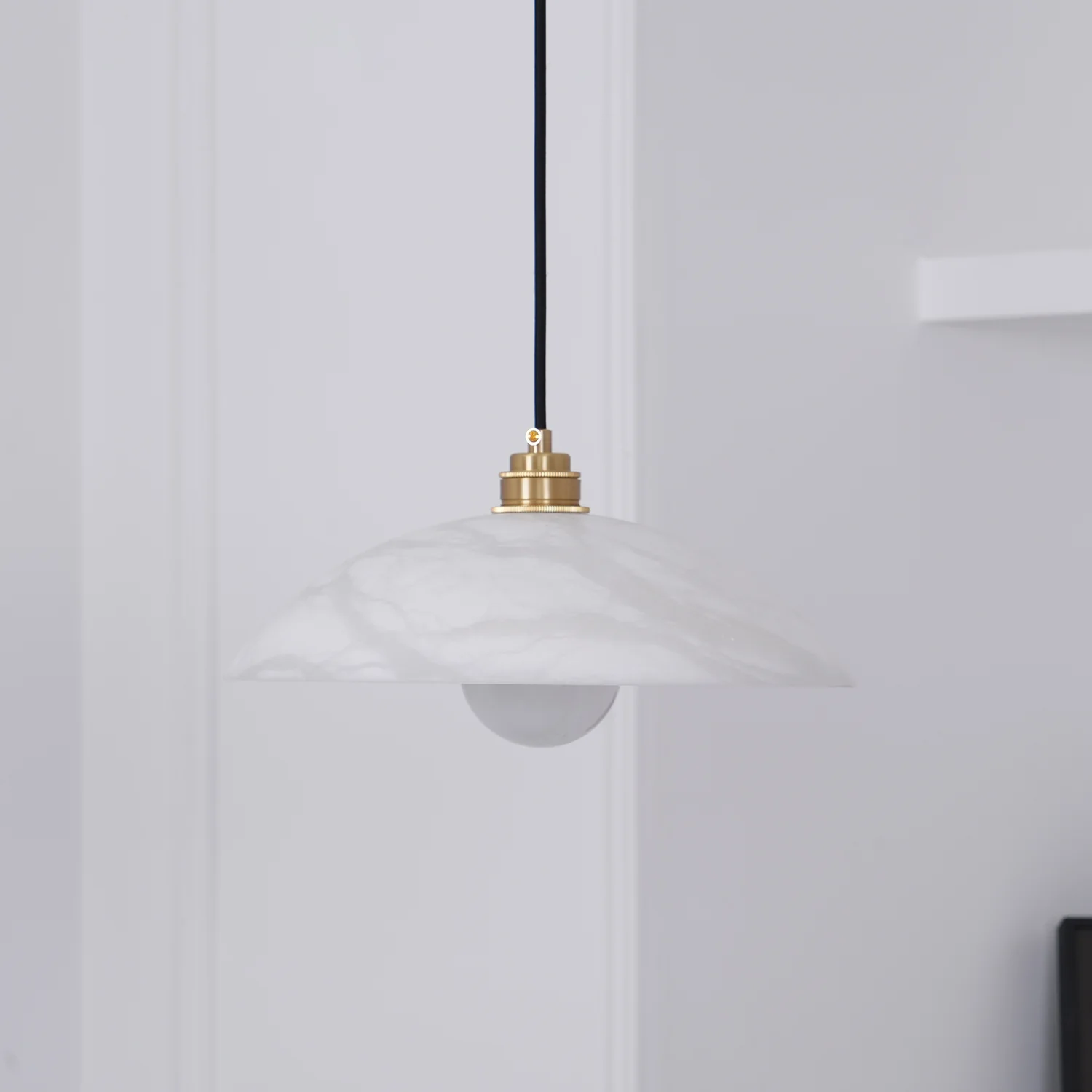 Подвесной светильник Alabaster Dome - ∅40см x 8см, латунь, белый