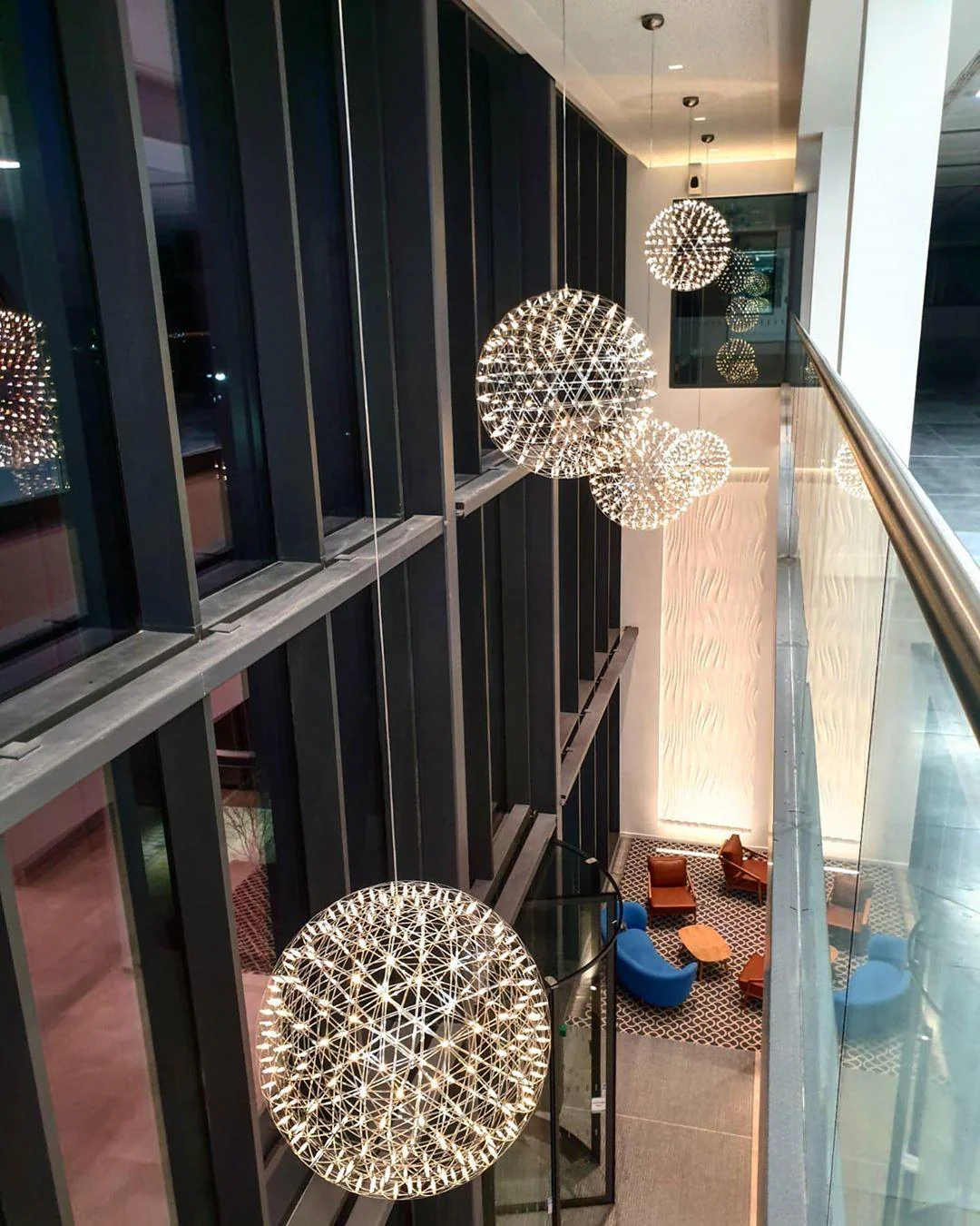 Подвесной светильник Silver Spark Ball - 18 плафонов ∅30см x 30см, серебряный, теплый свет, диммер