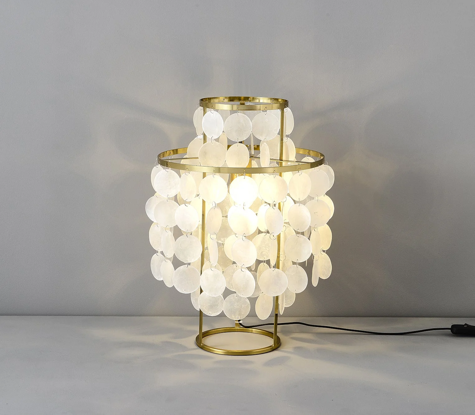 Настольный светильник Round Shell - ∅30см x 48см, хром