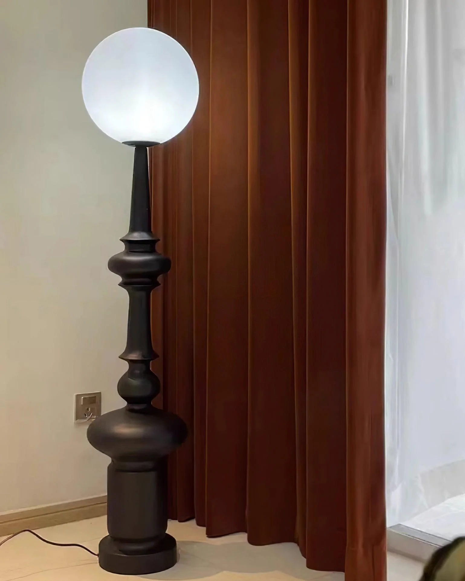 Roman Column Floor Lamp - ∅ 11.8″ x H 54.3″ / Dia 30cm x H 138cm / Black / US plug