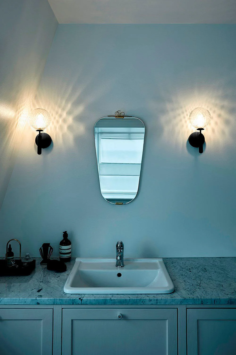 Nordica Wall Lamp - ∅ 5.9″ x H 13.4″ / Dia 15cm x H 34cm Set of 2 / Brass / White