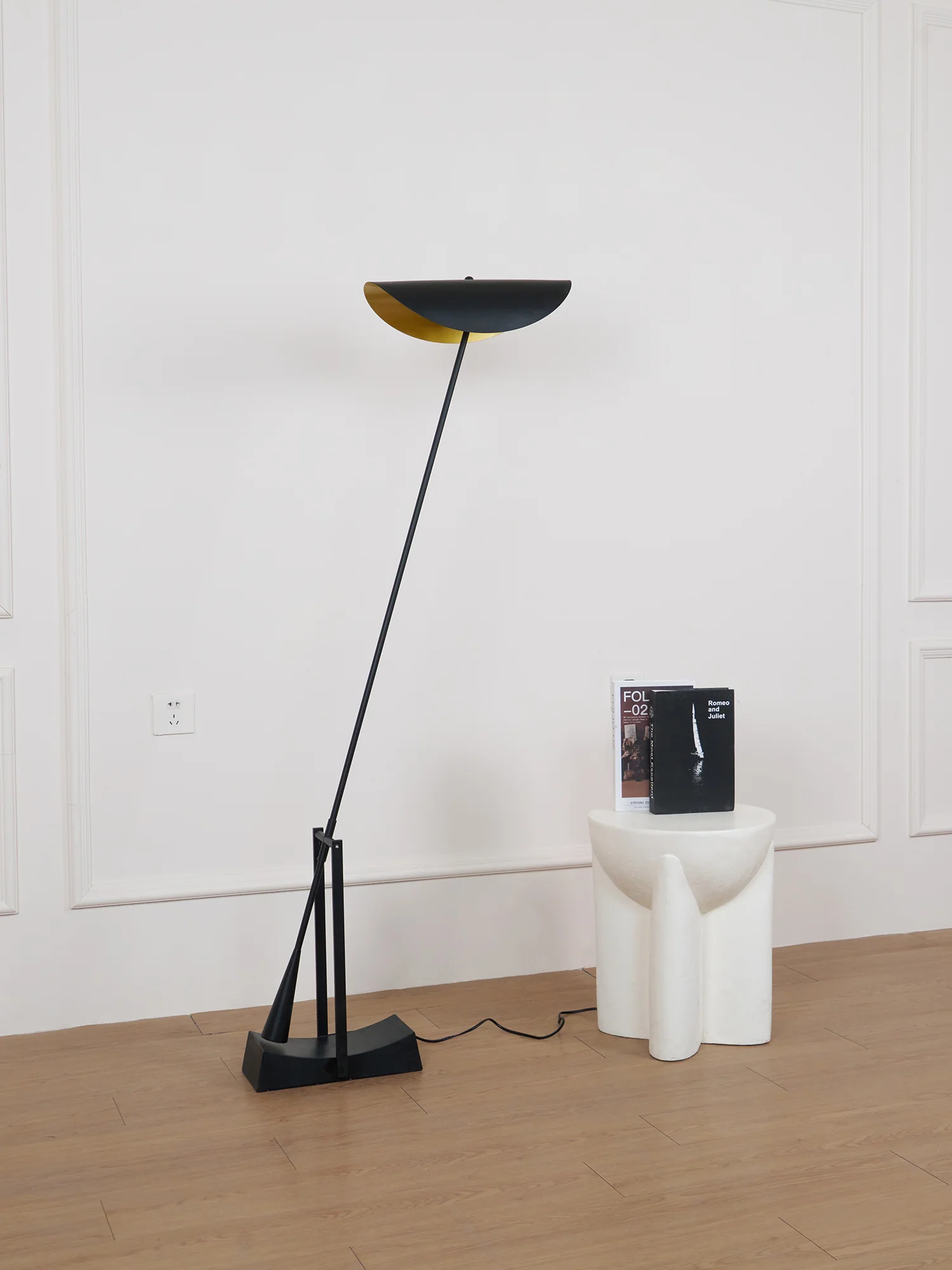 Торшер YIU-X - 40см x 150см, черный, теплый свет