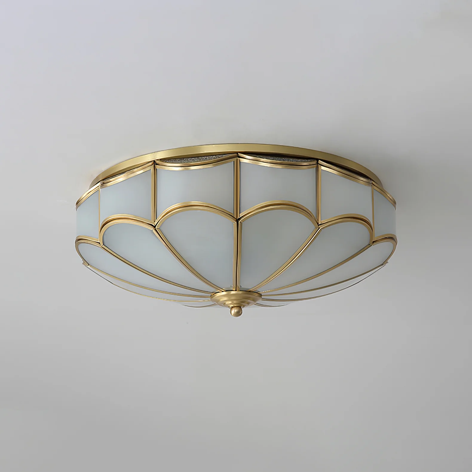 Потолочный светильник Scalloped Flush - ∅80см x 27см, латунь