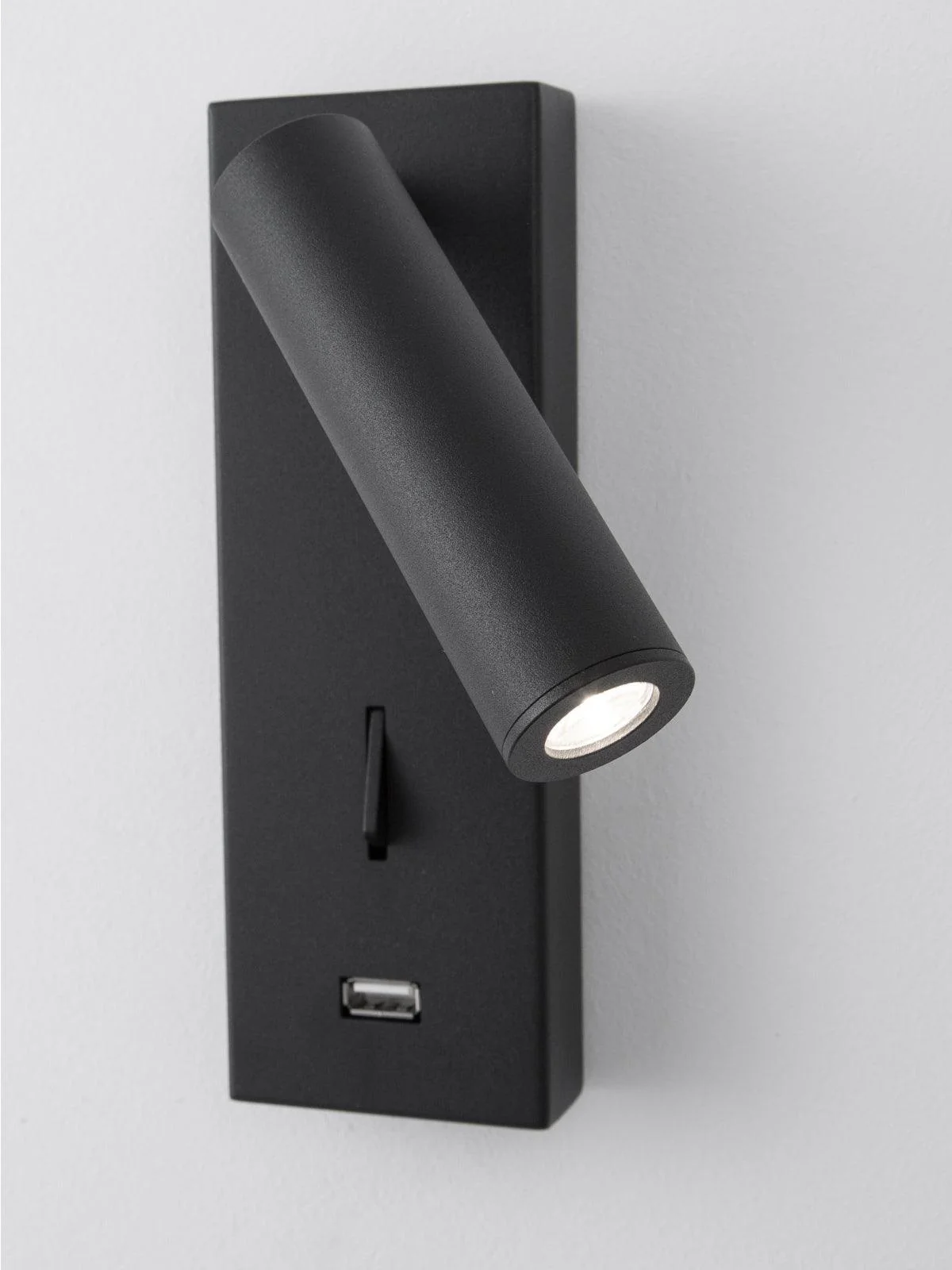 Настенный светильник Black Bedside USB - ∅8см x 18см, черный