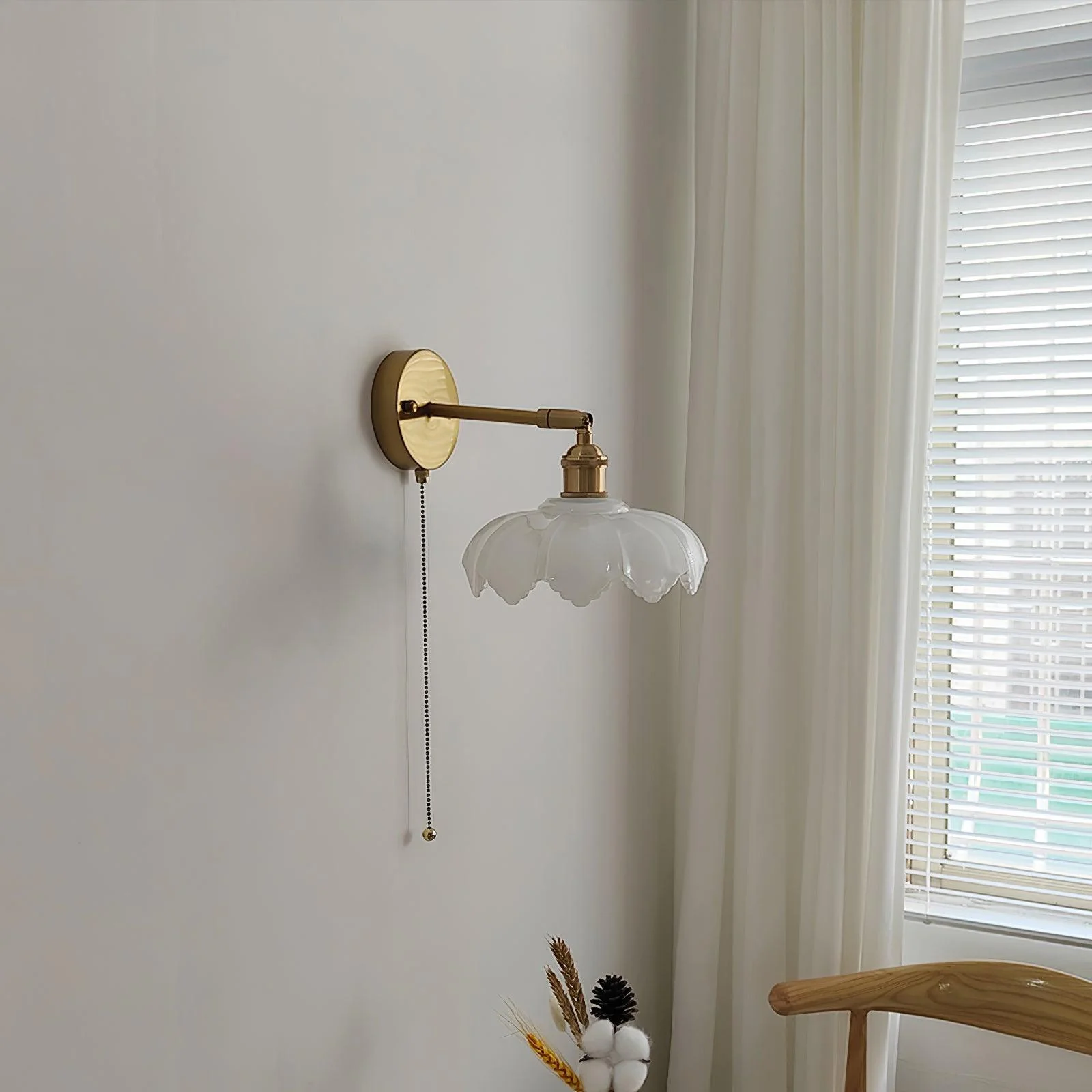 Настенный светильник Lotus Rotatable - ∅18см x 15см, золотой, белый