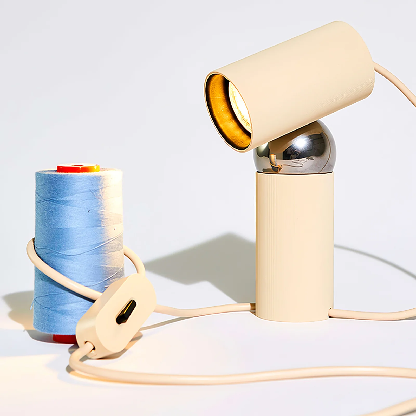 Настольный светильник Muuto Beam - ∅10см x 20см, бежевый