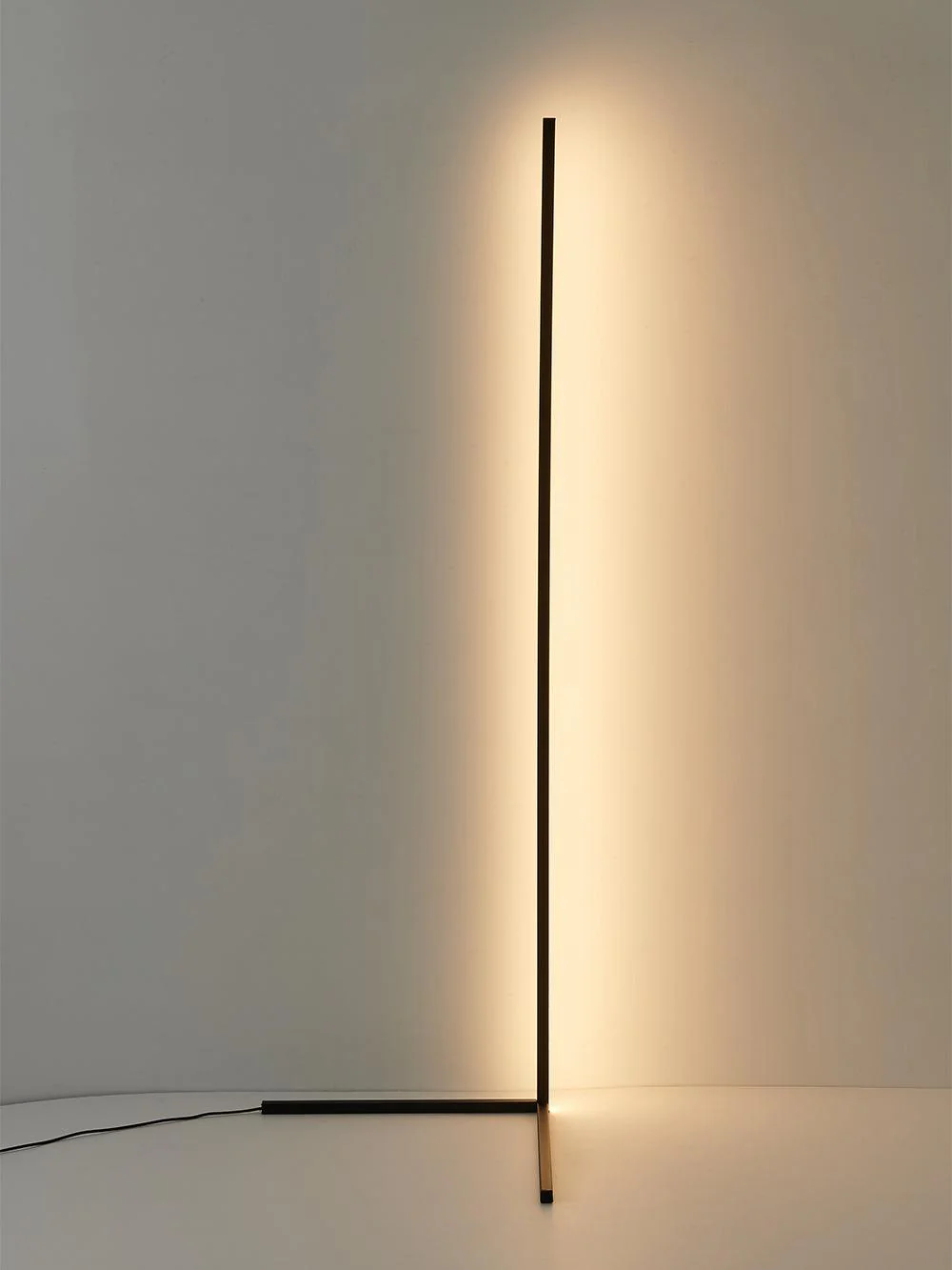 Торшер Minimalist LED - ∅40см x 140см, черный, диммер, пульт ДУ